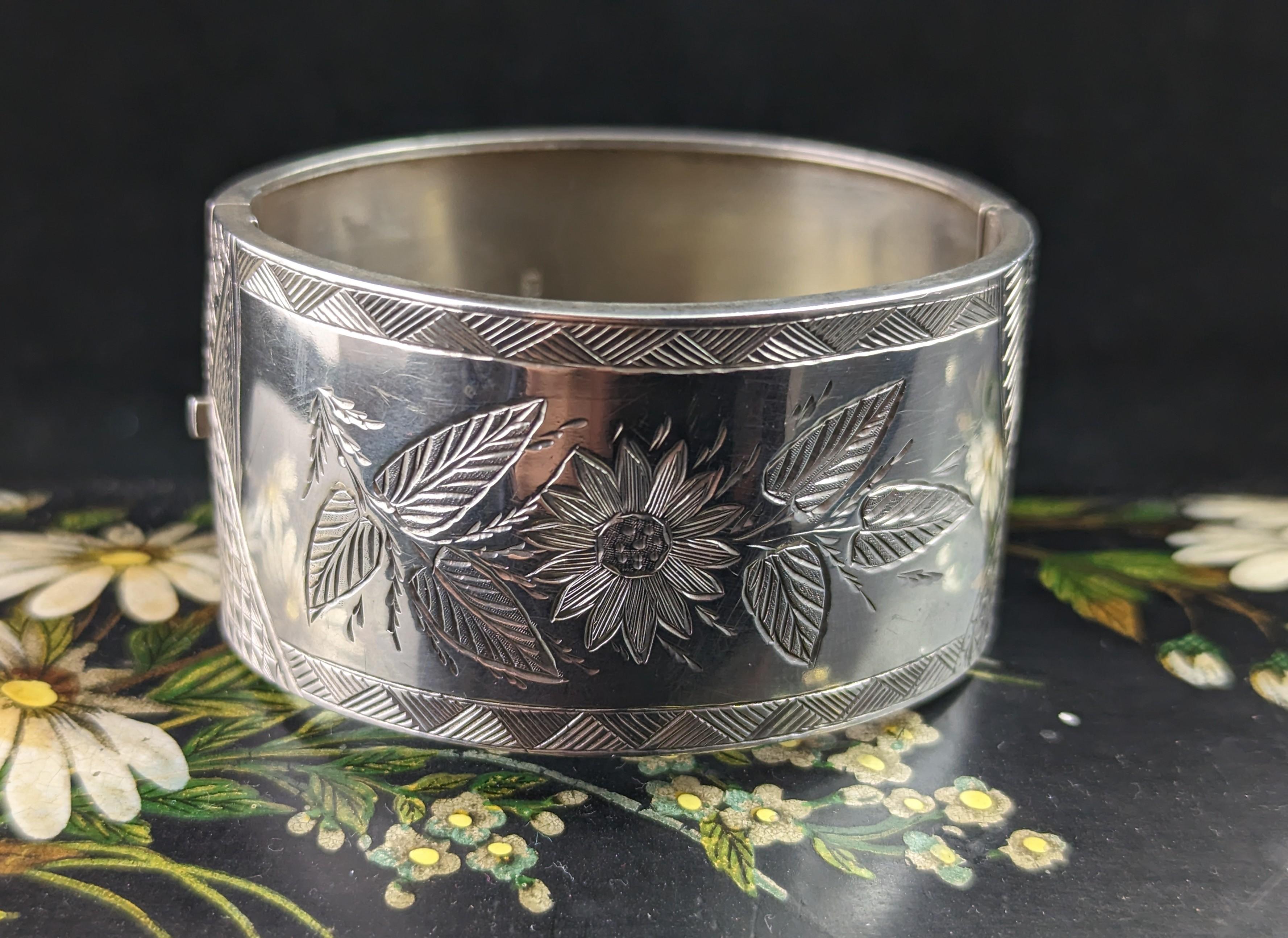 Antique Victorian Sterling Silver Bangle, Chunky, Sunflower For Sale 8