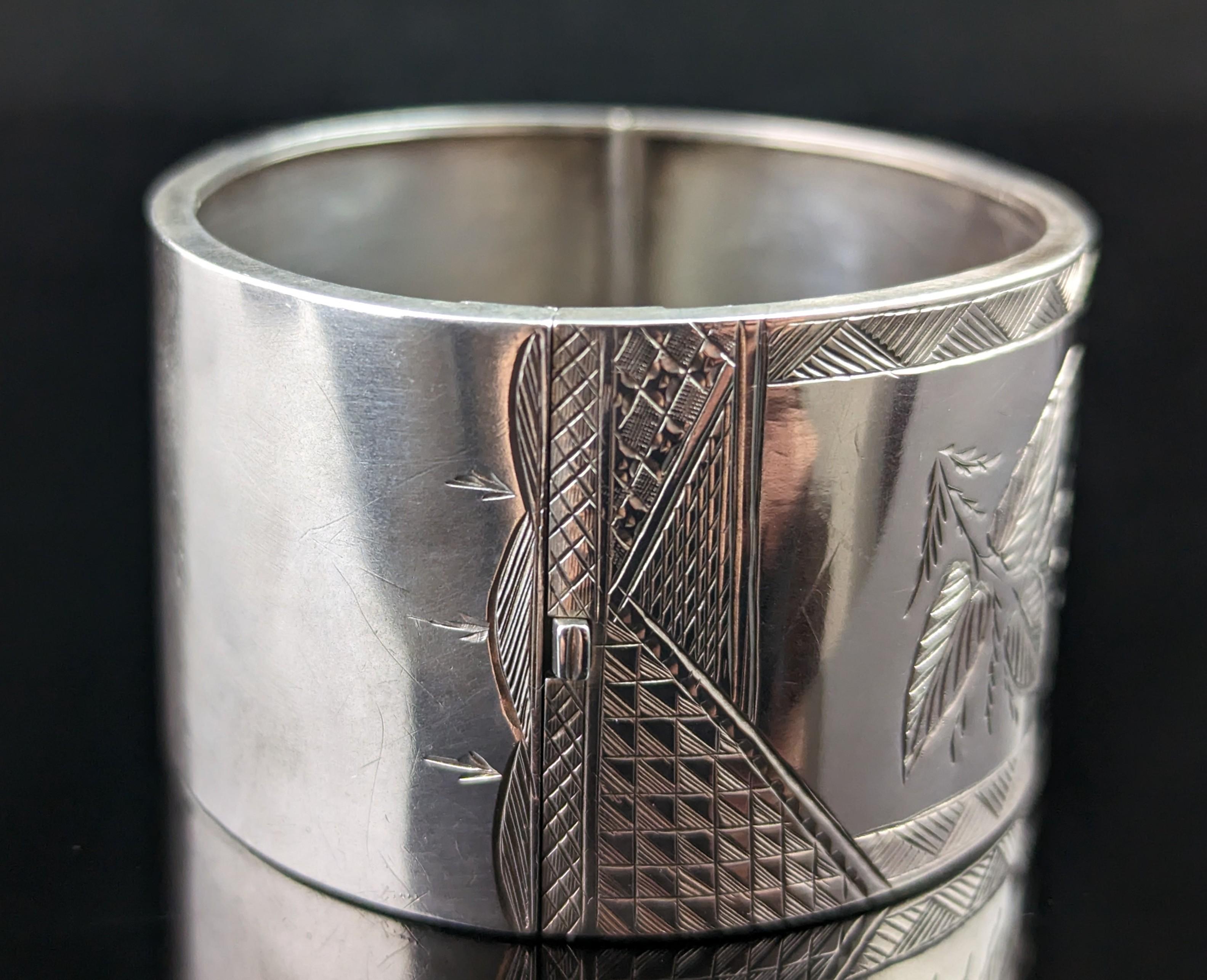 Antique Victorian Sterling Silver Bangle, Chunky, Sunflower In Fair Condition For Sale In NEWARK, GB