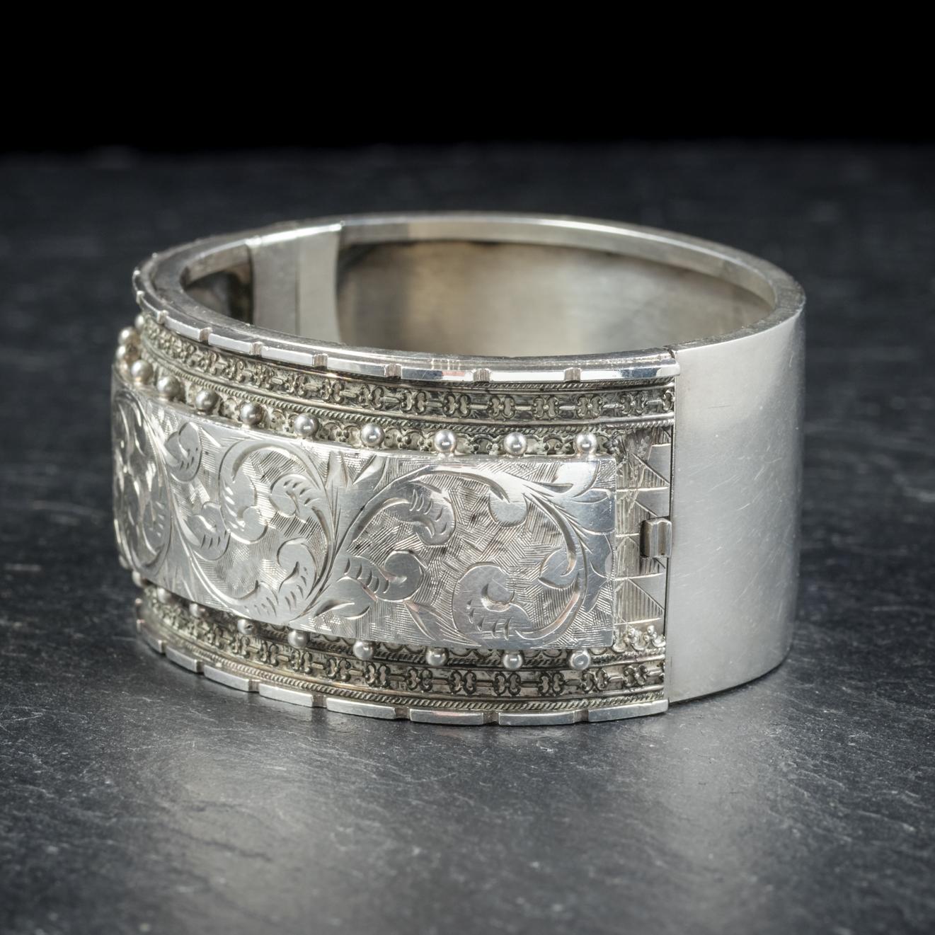 Antique Victorian Sterling Silver circa 1880 Bangle In Good Condition In Lancaster , GB