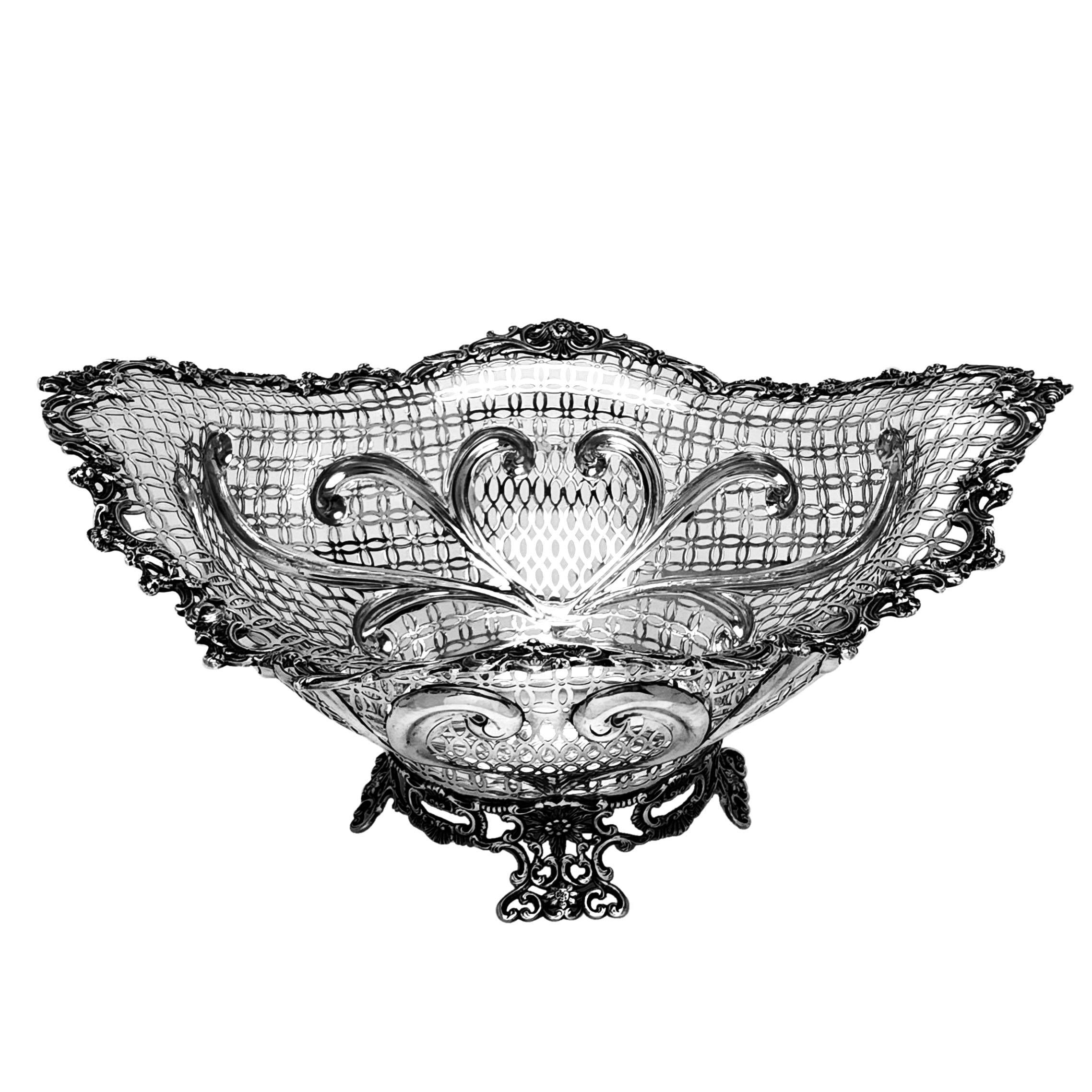 XIXe siècle Bol panier victorien ancien en argent sterling avec revêtement en verre 1892 en vente