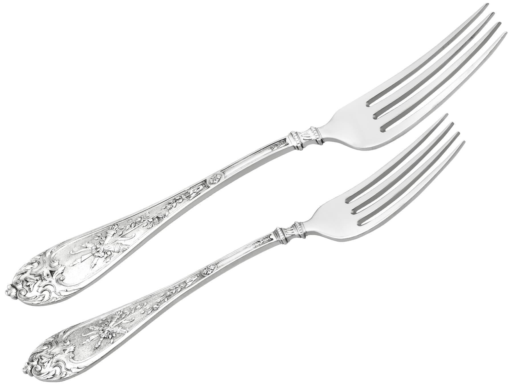 Late 19th Century Antique Victorian Sterling Silver Canteen of Cutlery for Twelve Persons For Sale
