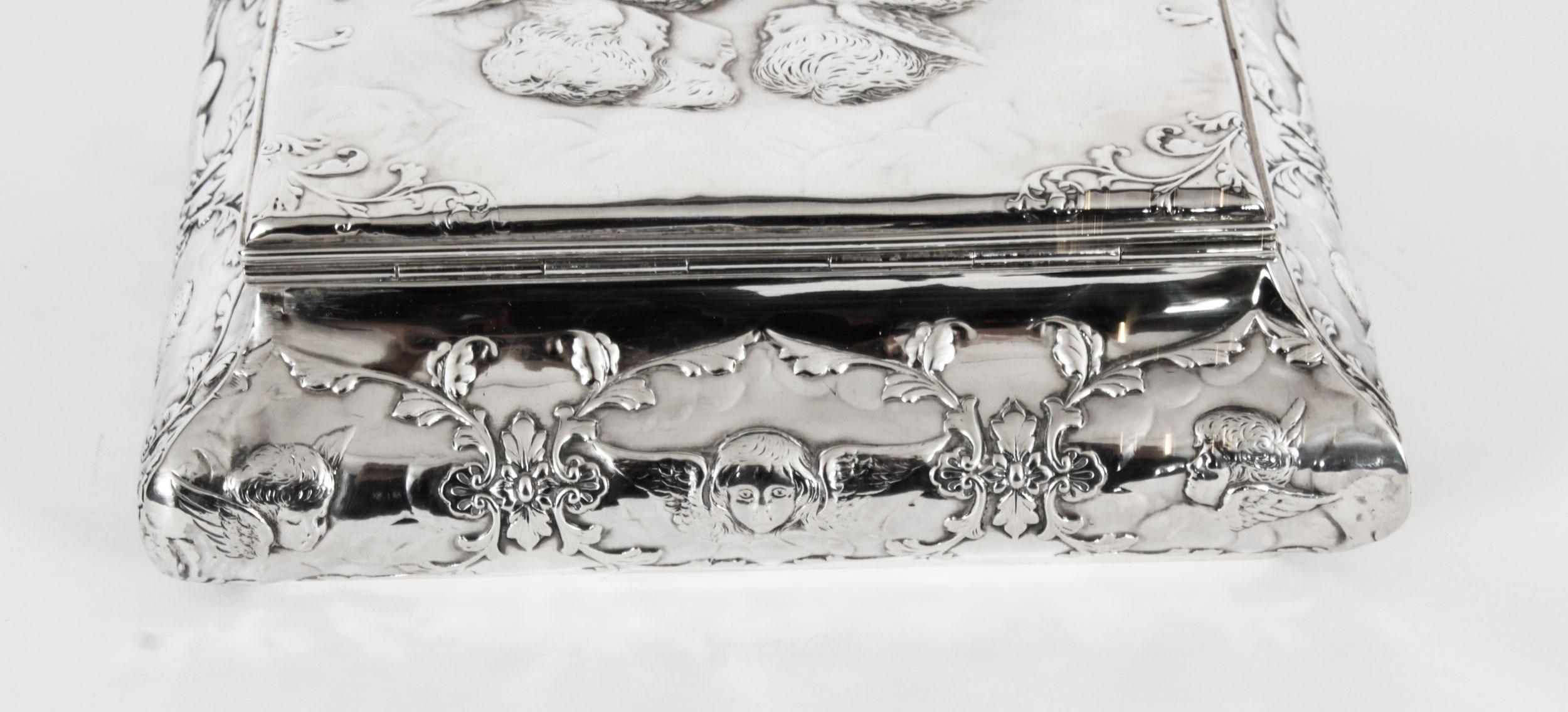 Antique Victorian Sterling Silver Casket by William Comyns & Sons 1898 For Sale 6