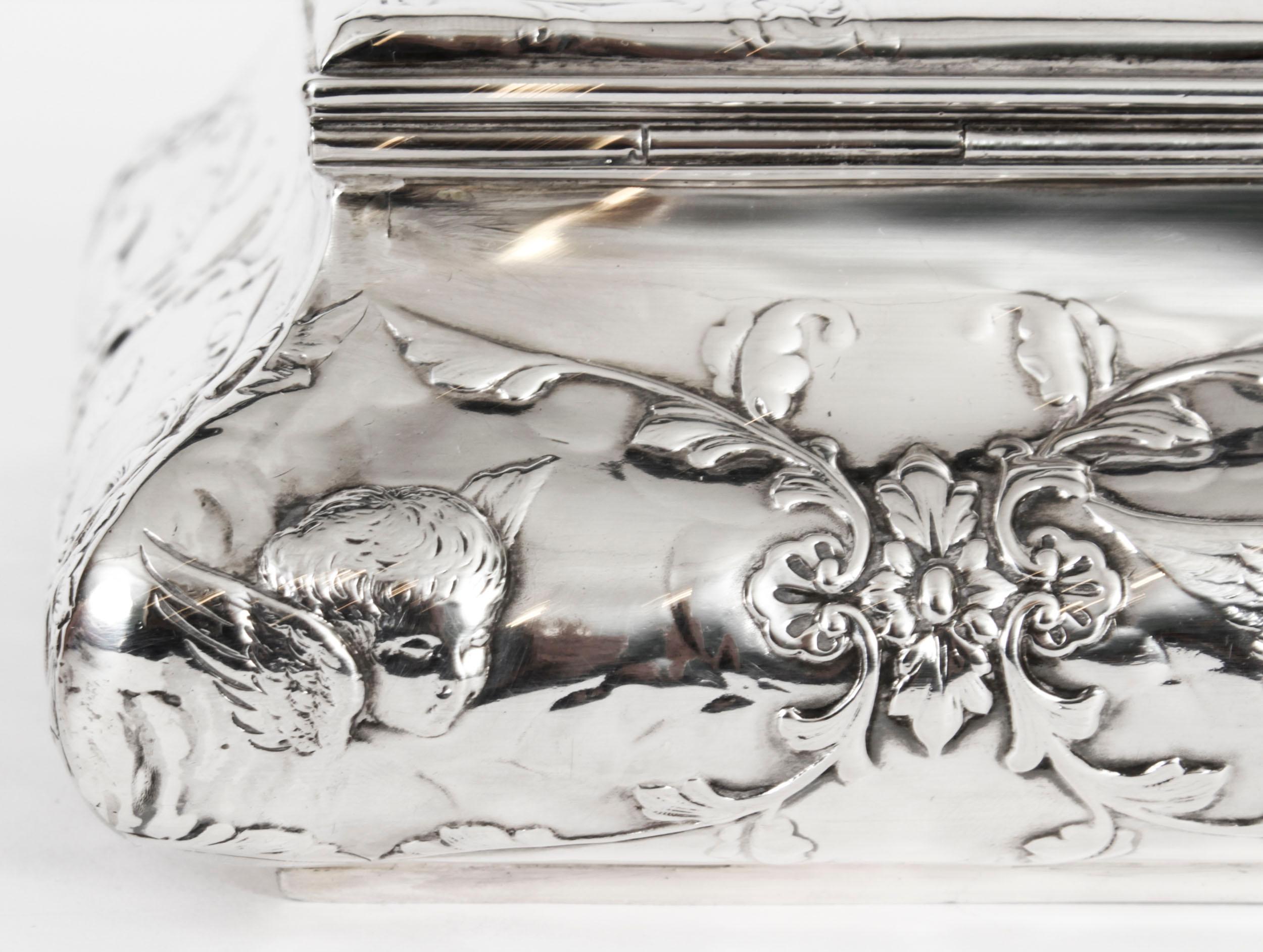 Antique Victorian Sterling Silver Casket by William Comyns & Sons 1898 For Sale 7