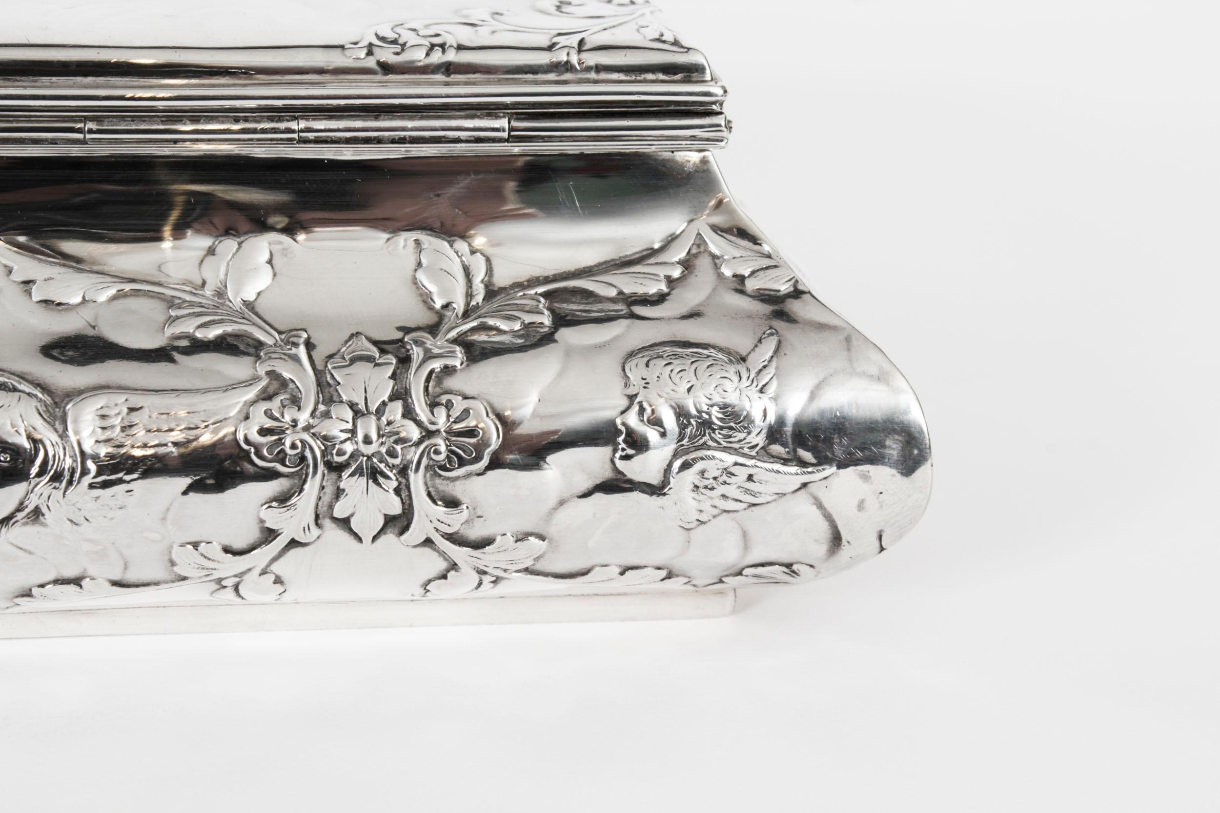 Antique Victorian Sterling Silver Casket by William Comyns & Sons 1898 For Sale 9