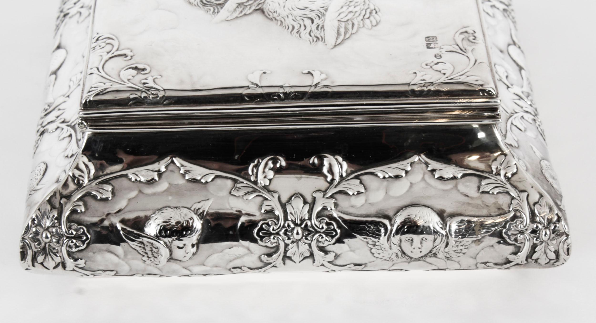 Antique Victorian Sterling Silver Casket by William Comyns & Sons 1898 For Sale 4