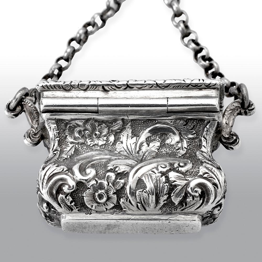 Milieu du XIXe siècle Palais de Cristal Vinaigrette en argent sterling de style antique Victorien en vente