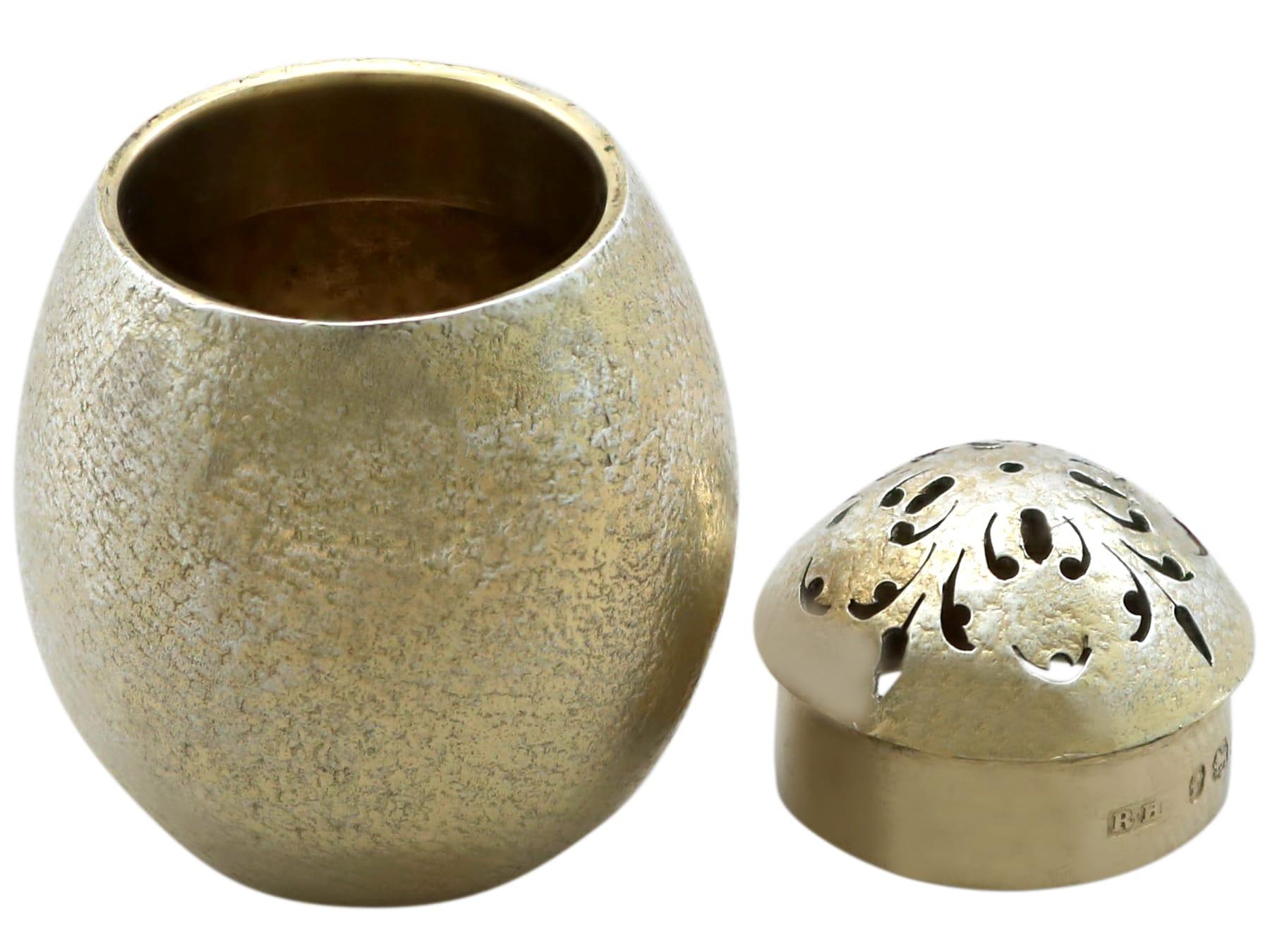 Set de condiments pour poussins en argent sterling de l'époque victorienne en vente 5