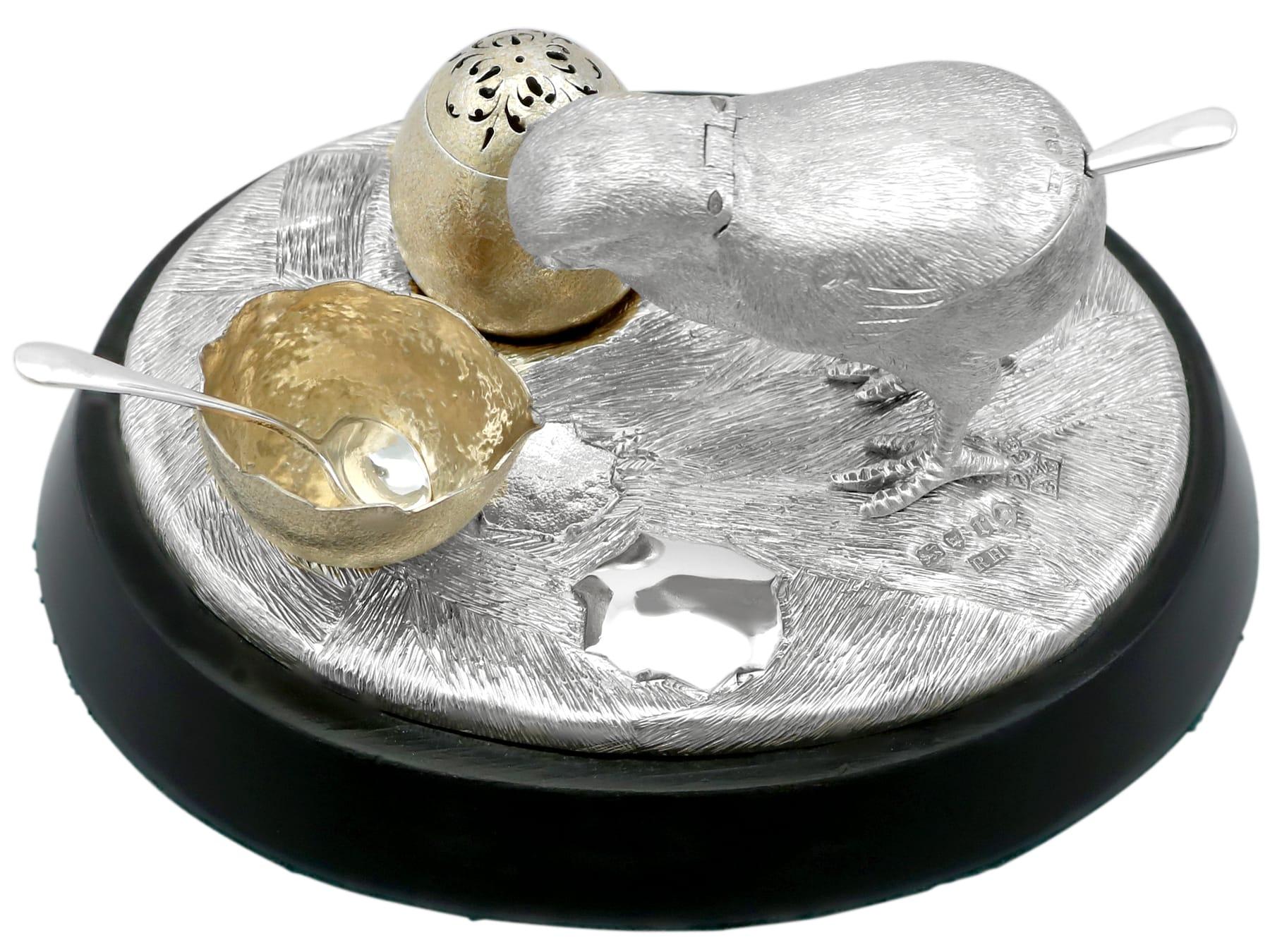 Victorien Set de condiments pour poussins en argent sterling de l'époque victorienne en vente