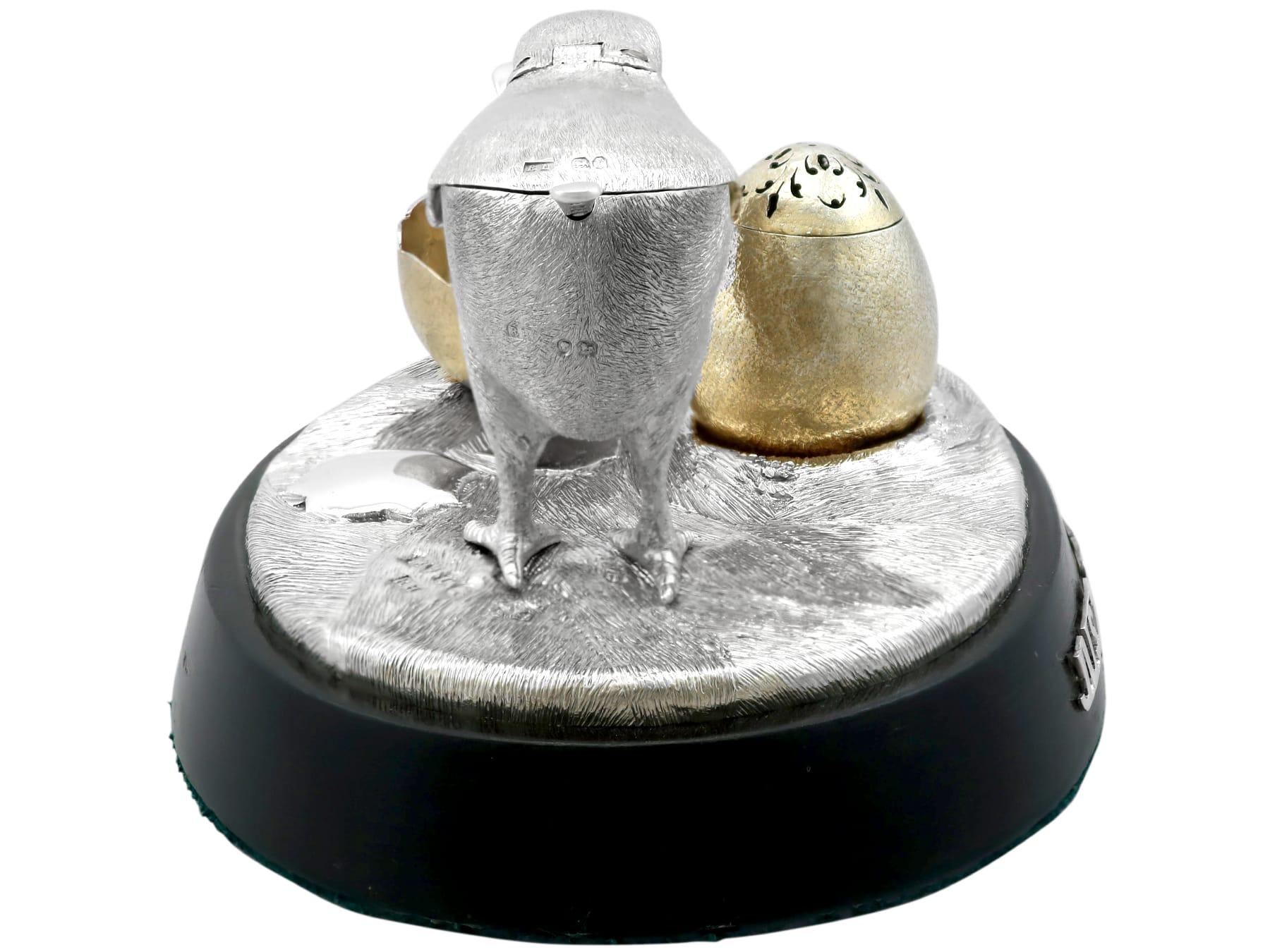 Fin du XIXe siècle Set de condiments pour poussins en argent sterling de l'époque victorienne en vente