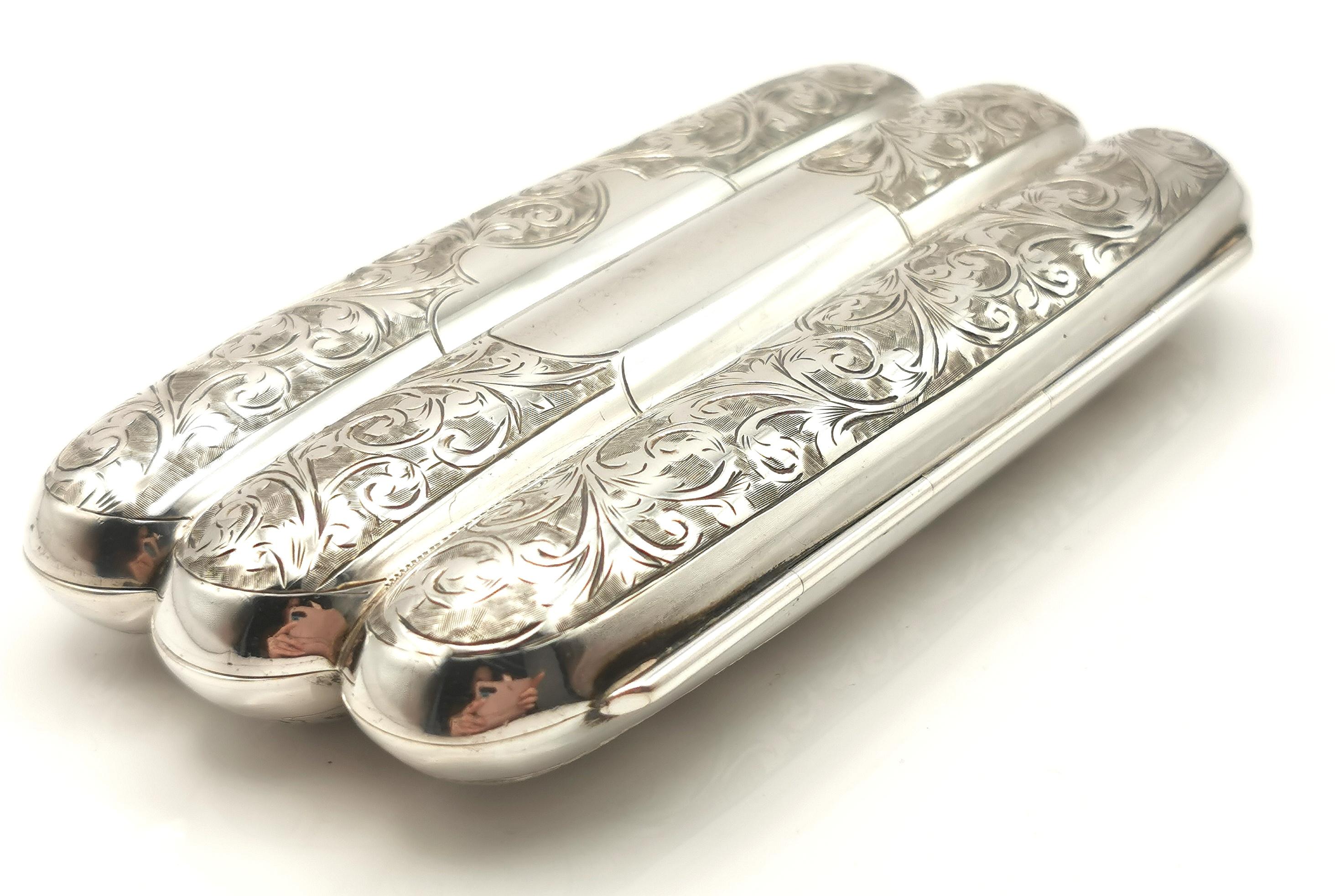 Antique Victorian sterling silver cigar case, Engraved  In Good Condition For Sale In NEWARK, GB