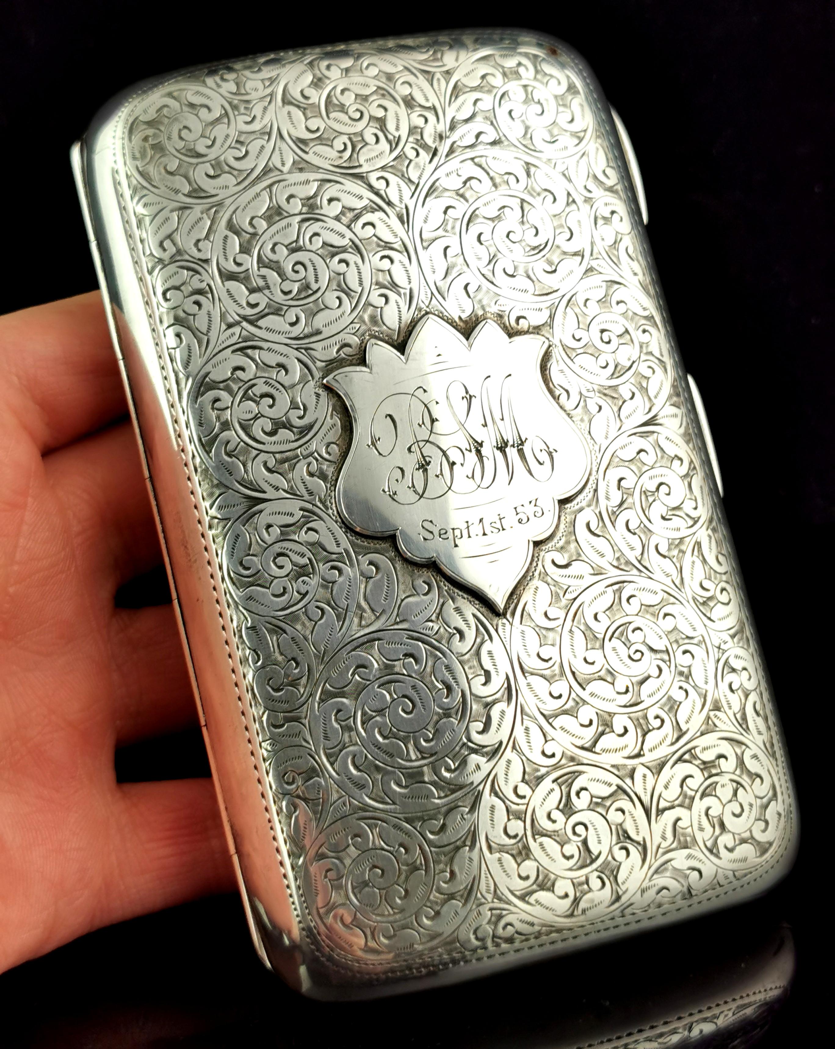 Antique Victorian sterling silver cigar case, engraved  In Good Condition For Sale In NEWARK, GB