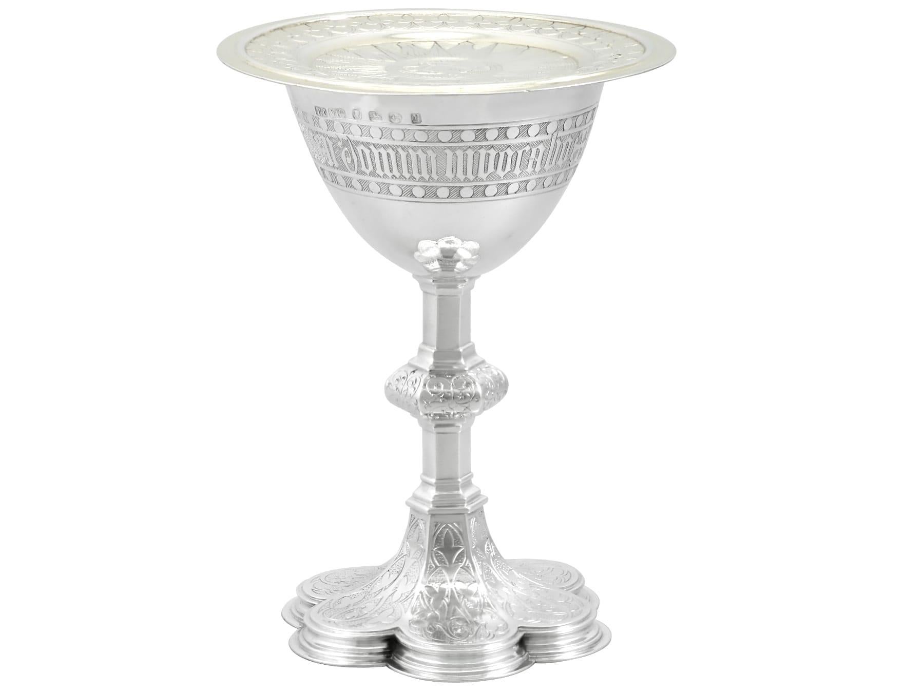Antique Victorian Sterling Silver Communion Chalice and Paten In Excellent Condition For Sale In Jesmond, Newcastle Upon Tyne