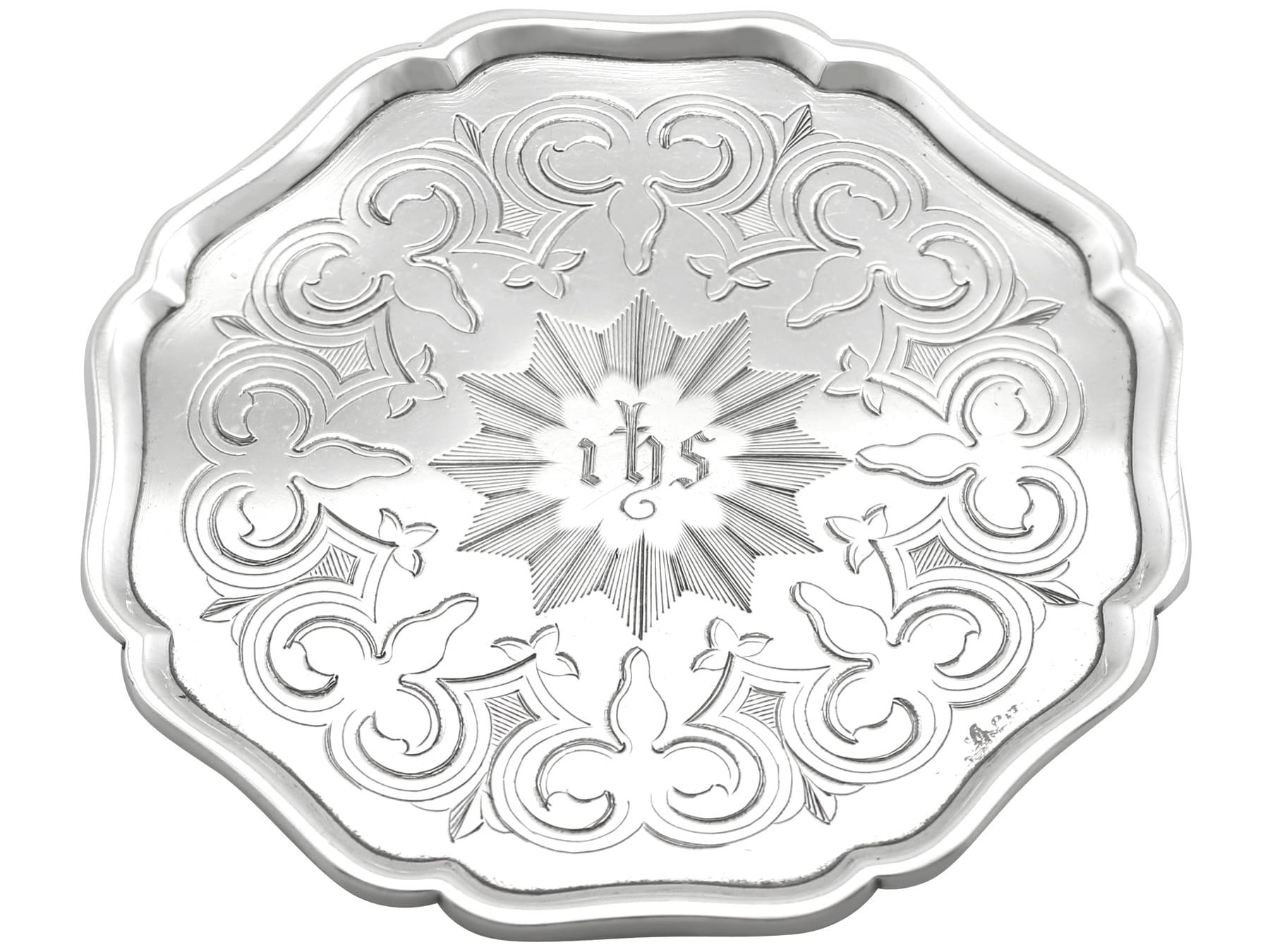 Antiguo juego de comunión victoriano de plata de ley (1863) en venta 2