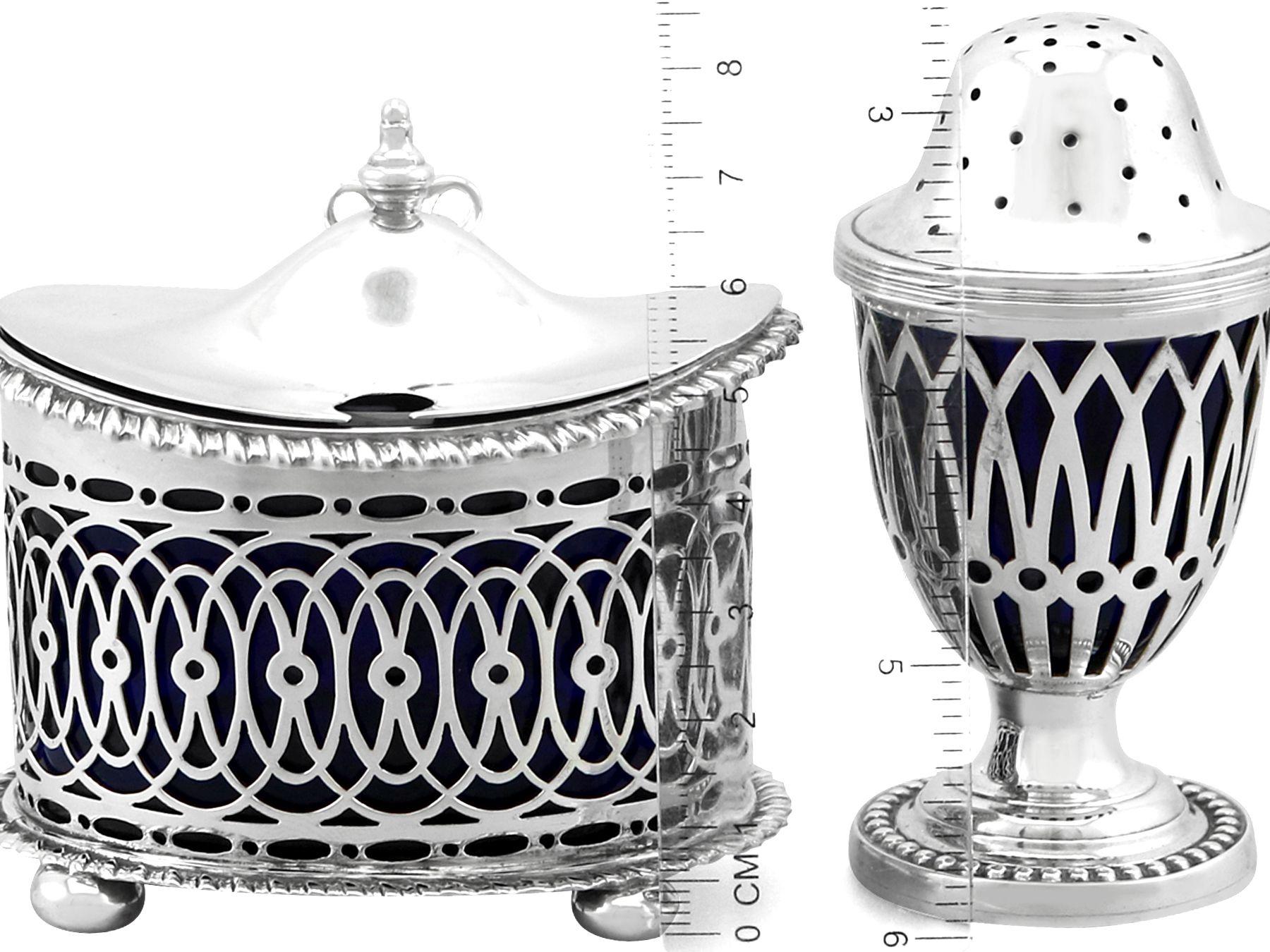 Late 19th Century Antique Victorian Sterling Silver Condiment Set, 1899 For Sale