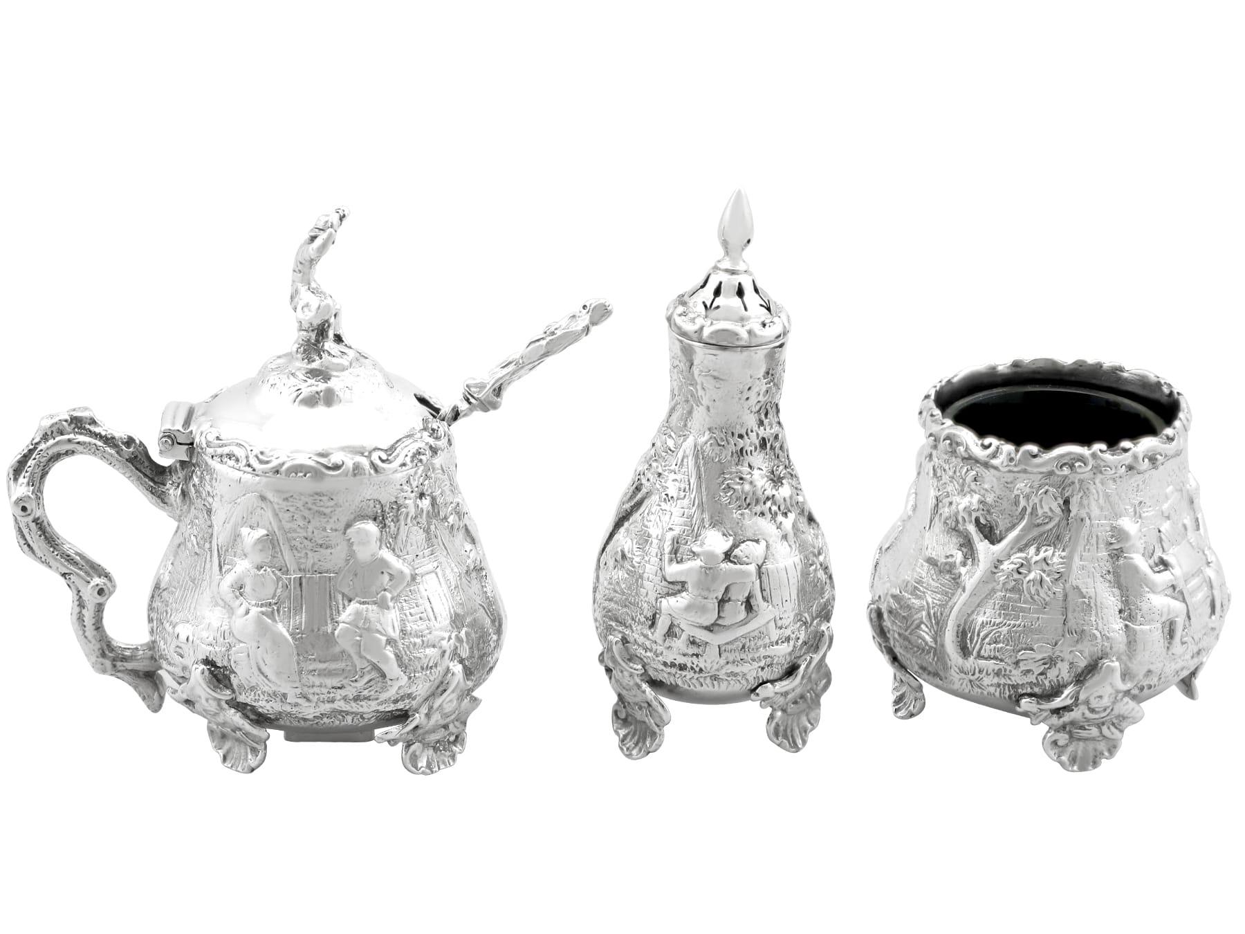 Antico set di ampolle in argento vittoriano (1883) in vendita 1