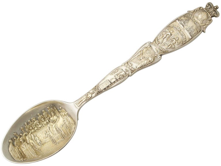 An exceptional, fine and impressive, unusual antique Victorian English sterling silver Diamond Jubilee commemorative spoon - boxed; an addition to our range of collectible silverware.

This exceptional antique Victorian sterling silver spoon