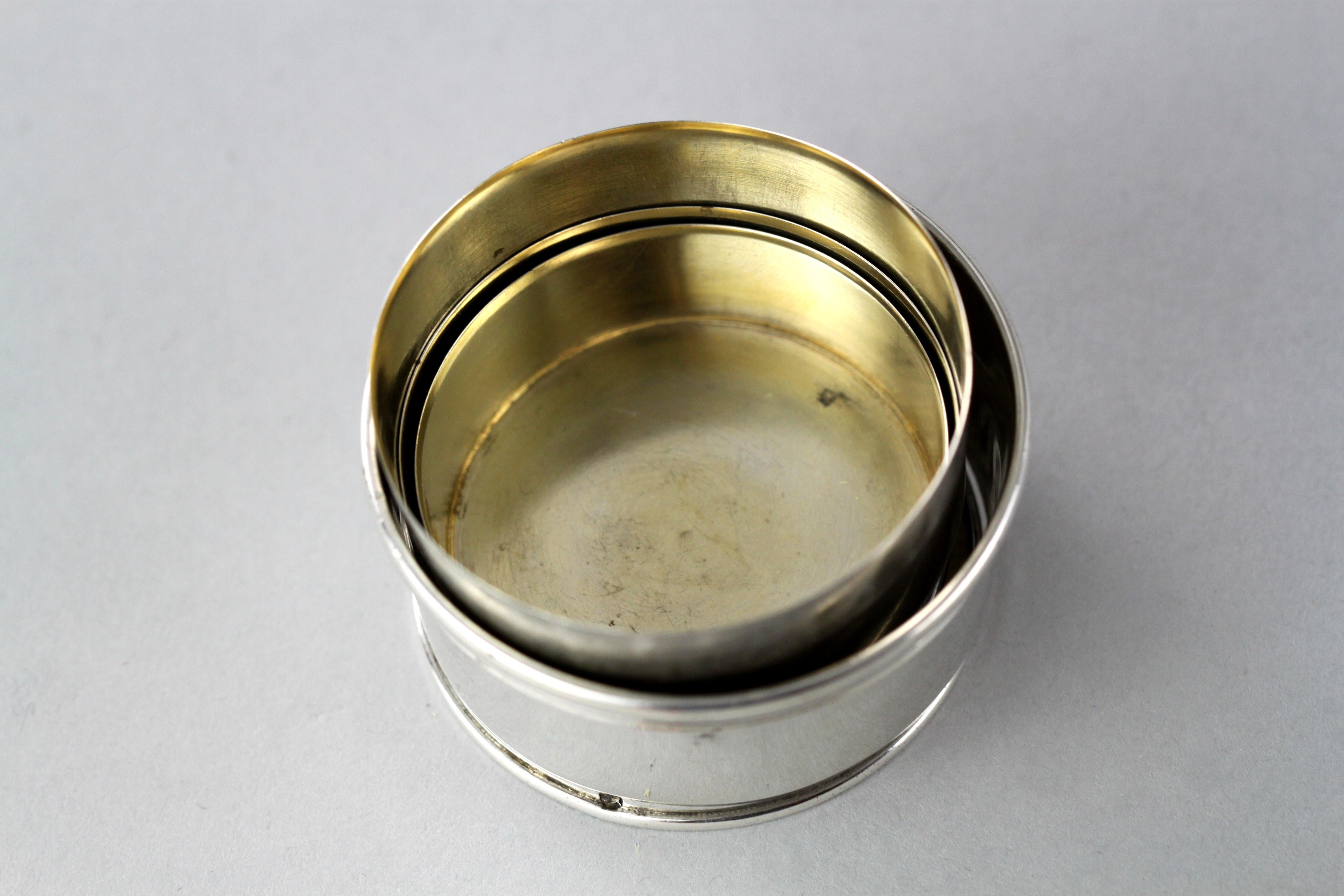 Antique Victorian sterling silver travelling shot/cup
A unique feature, which allows the cup to be portable by sliding up and down. Very useful as it is ideal for travelling.
Maker: W Leuchars,
Made in London 1886
Fully hallmarked.

Dimensions