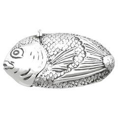Antiguo estuche victoriano de plata de ley para peces Vesta (1891)