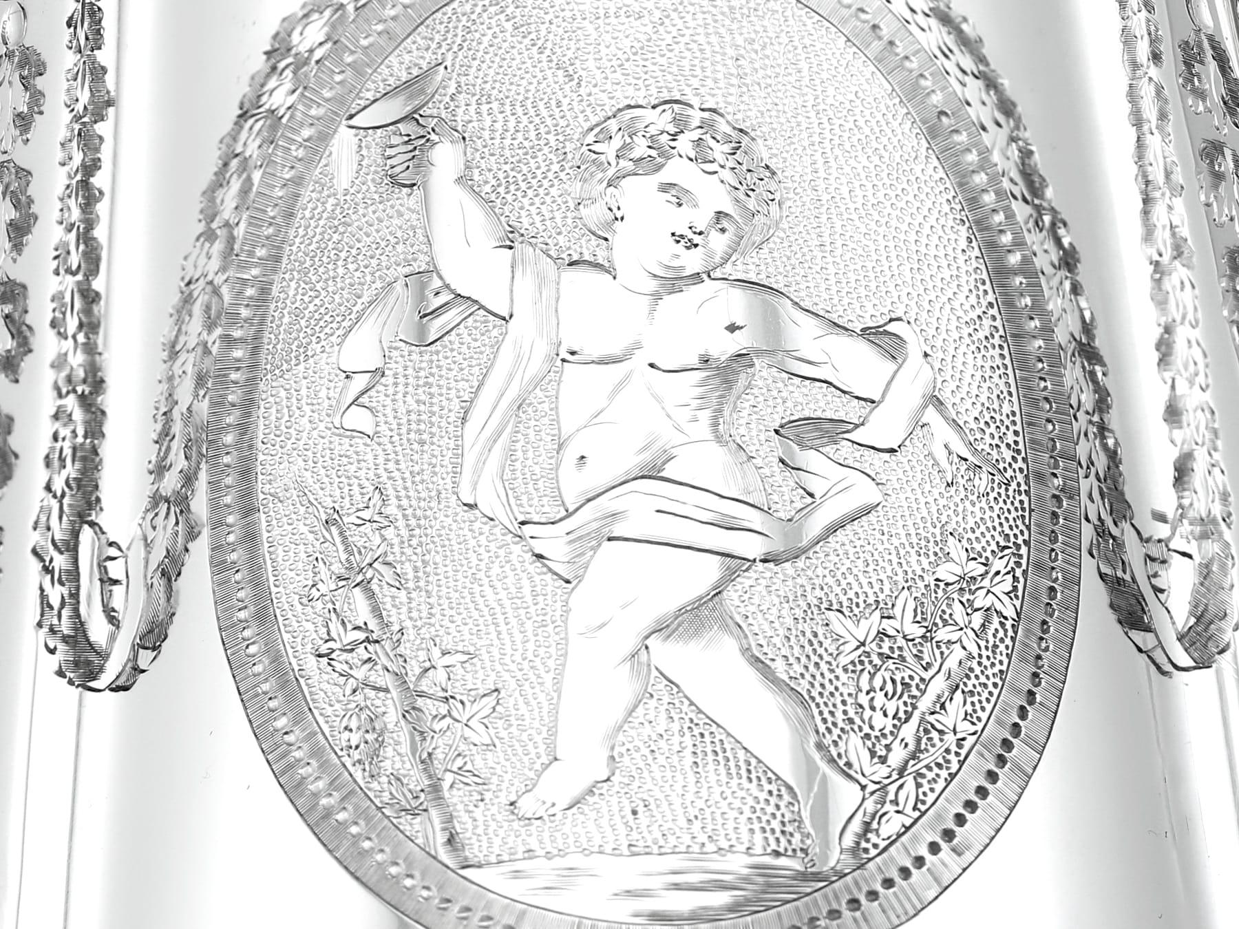 Antiguo servicio de té y café victoriano de plata de ley de cuatro piezas en venta 9