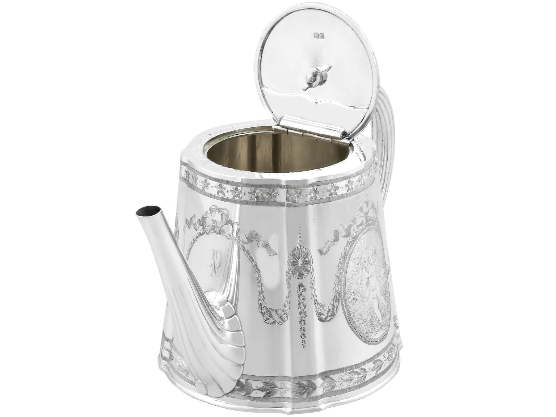 Antiguo servicio de té y café victoriano de plata de ley de cuatro piezas en venta 1