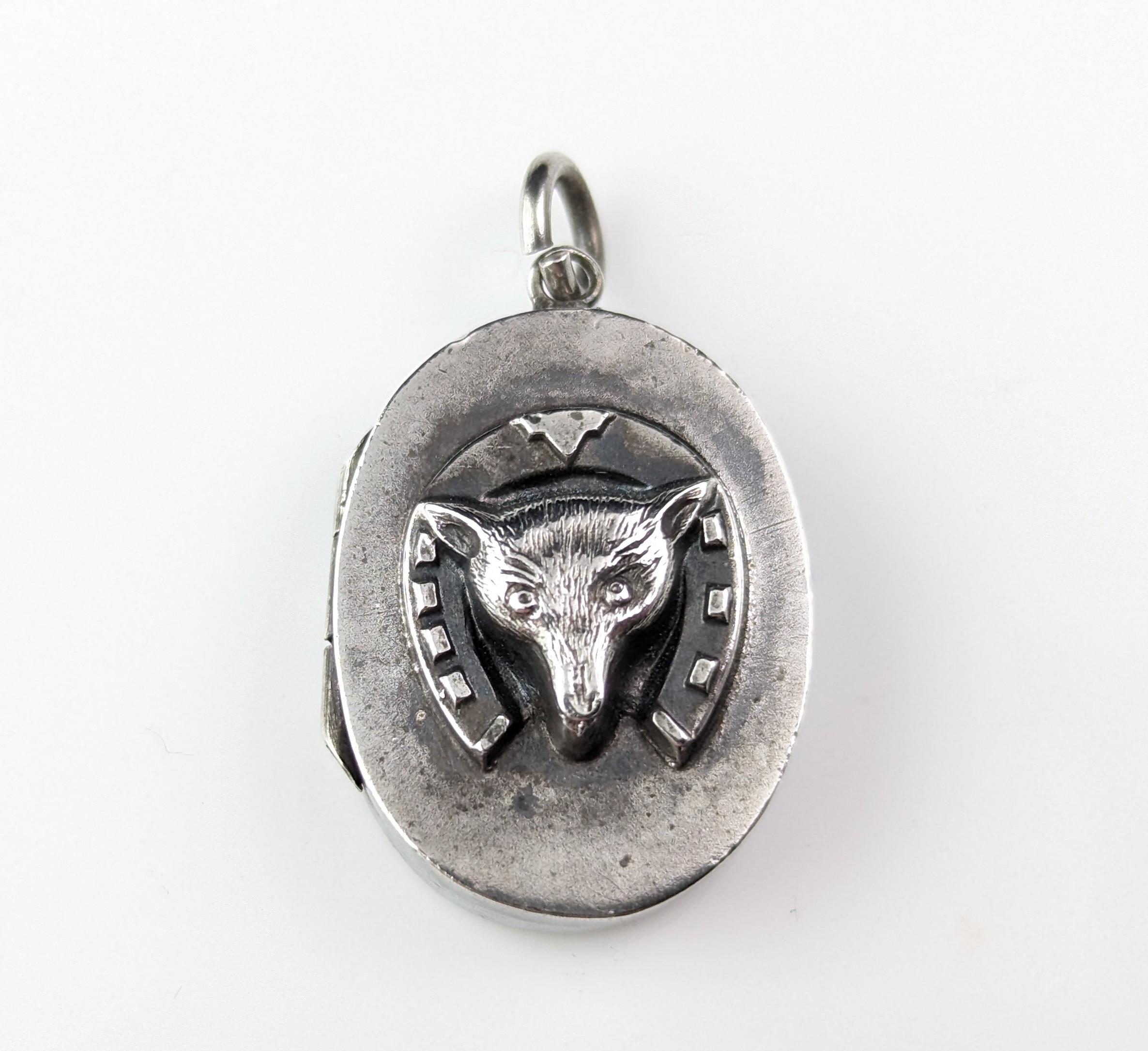 Antique Victorian sterling silver fox and horseshoe locket  For Sale 8