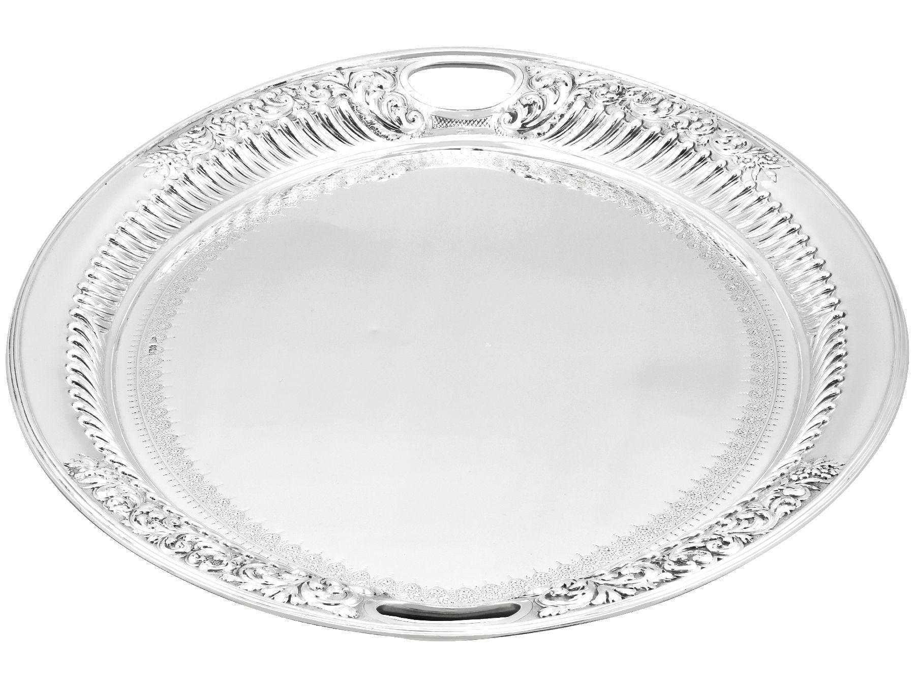 Antique Victorian Sterling Silver Galleried Tea Tray In Excellent Condition For Sale In Jesmond, Newcastle Upon Tyne