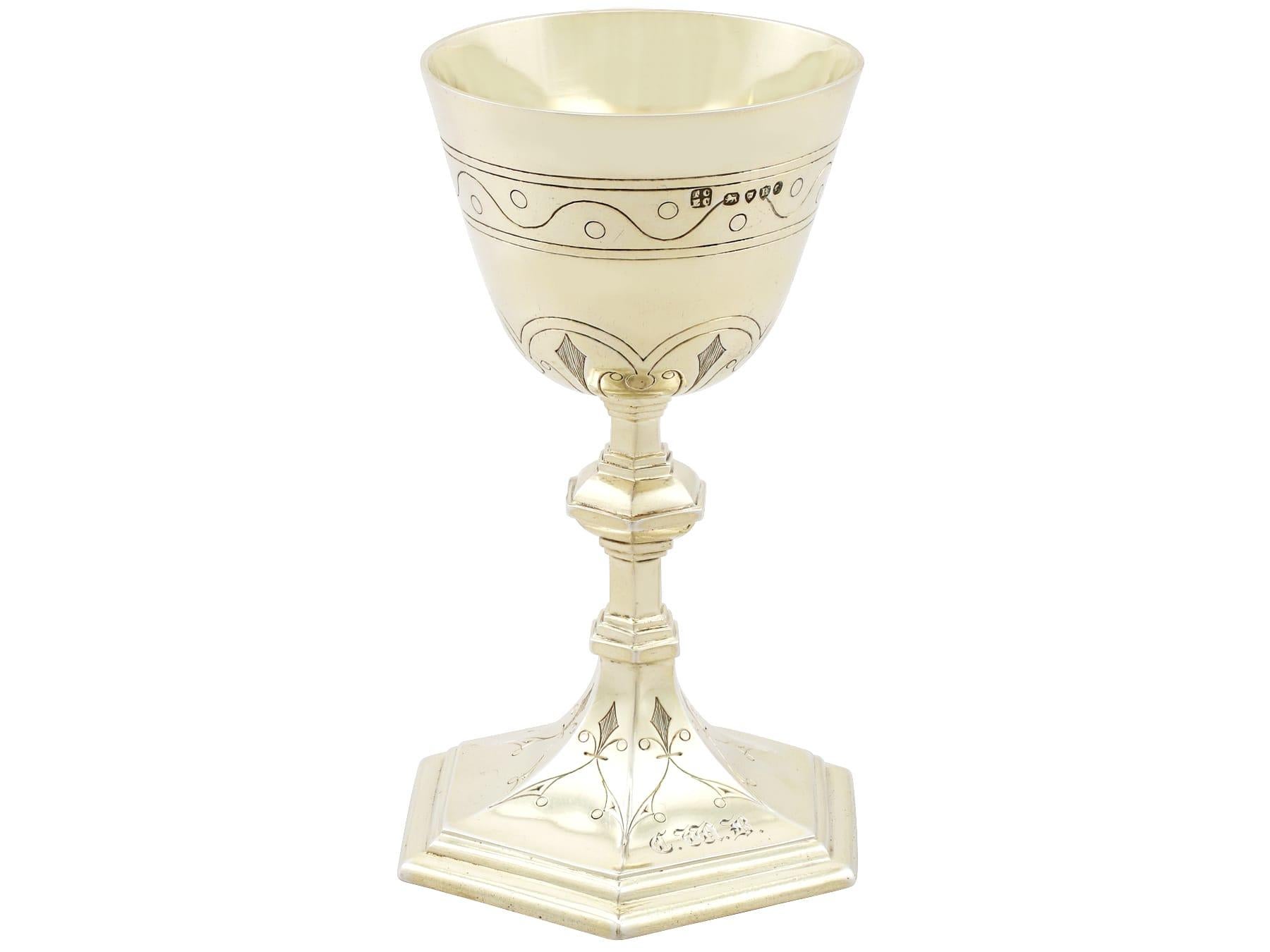 Juego de Comunión Victoriano de Plata de Ley Dorada y Vidrio de Arándano Rojo en venta 2