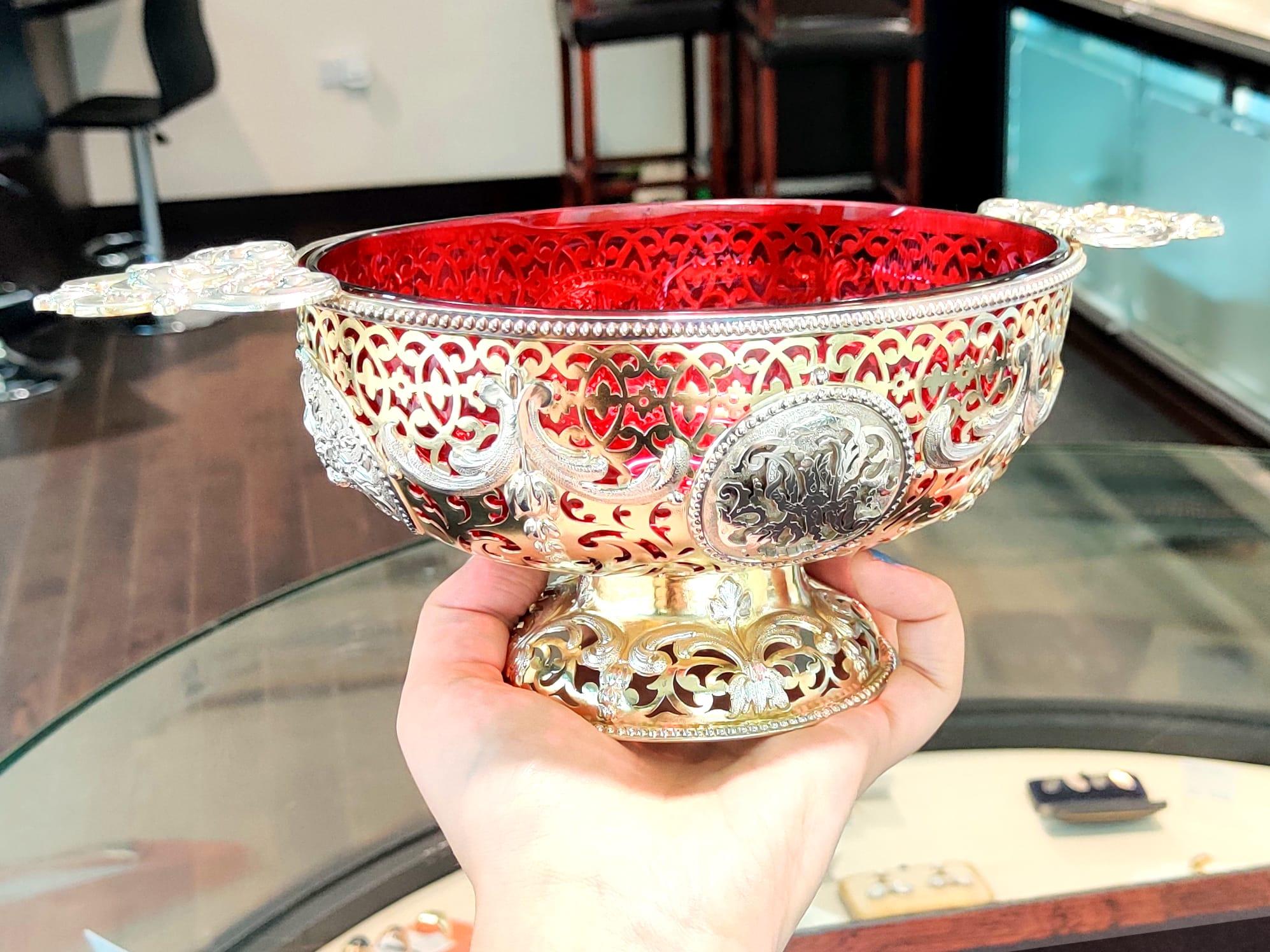 Antiguo Plato Victoriano de Plata de Ley Dorada y Vidrio de Arándano Rojo en Excelente estado para la venta en Jesmond, Newcastle Upon Tyne