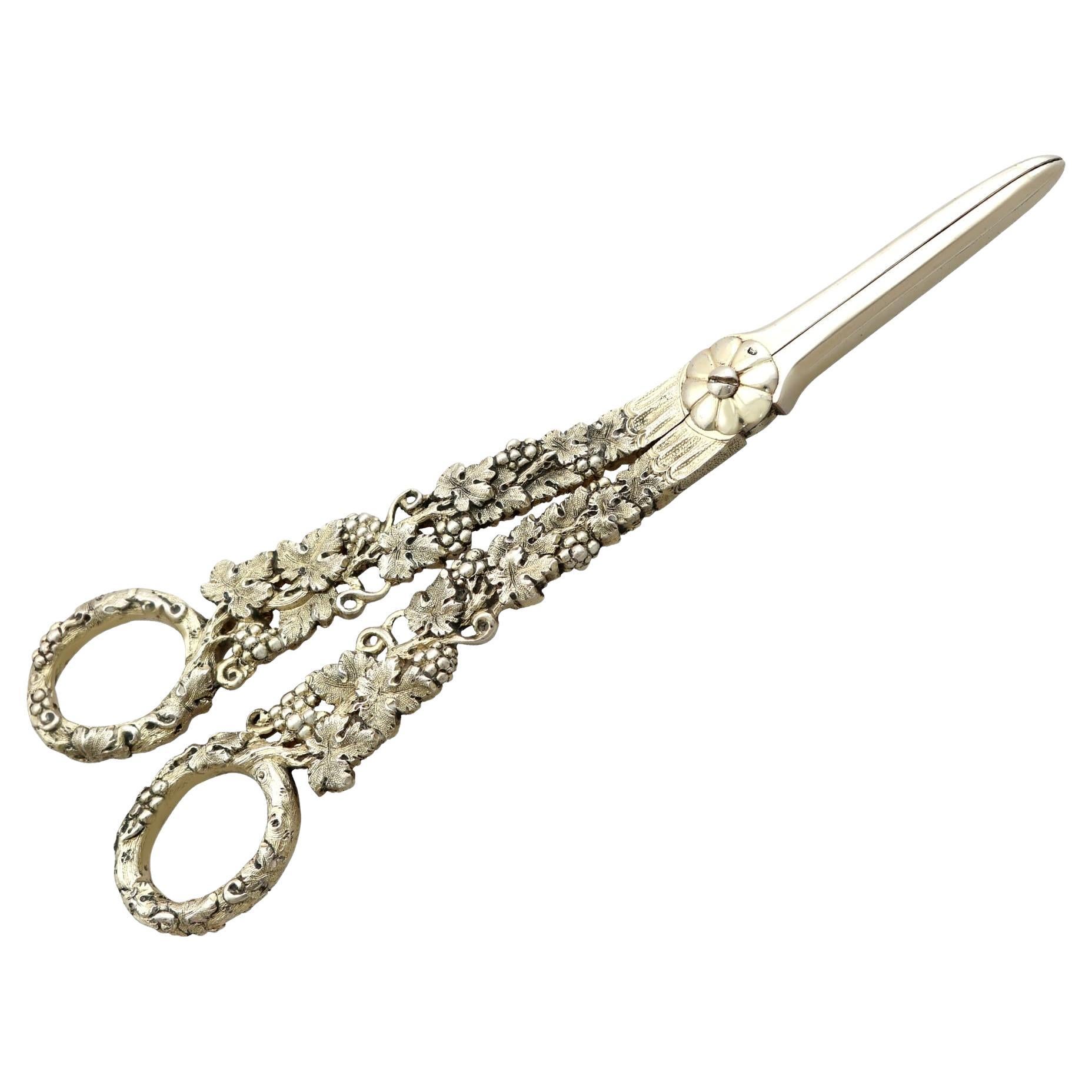 Antique Victorian Sterling Silver Gilt Grape Shears (1840) For Sale