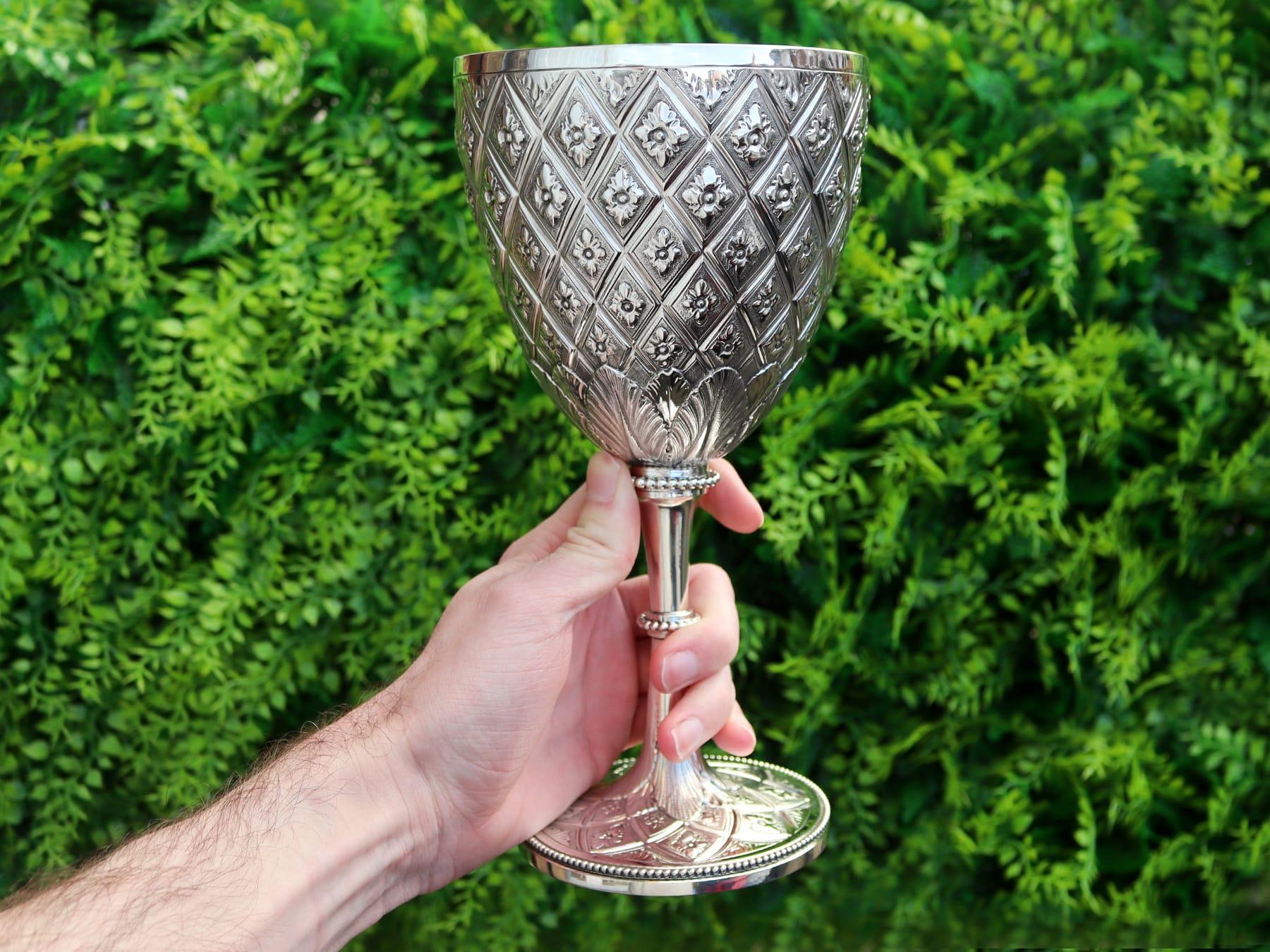 An exceptional, fine and impressive antique Victorian sterling silver goblet; an addition to our wine and drinks related silverware collection

This exceptional antique Victorian sterling silver goblet has a circular bell-shaped form onto a