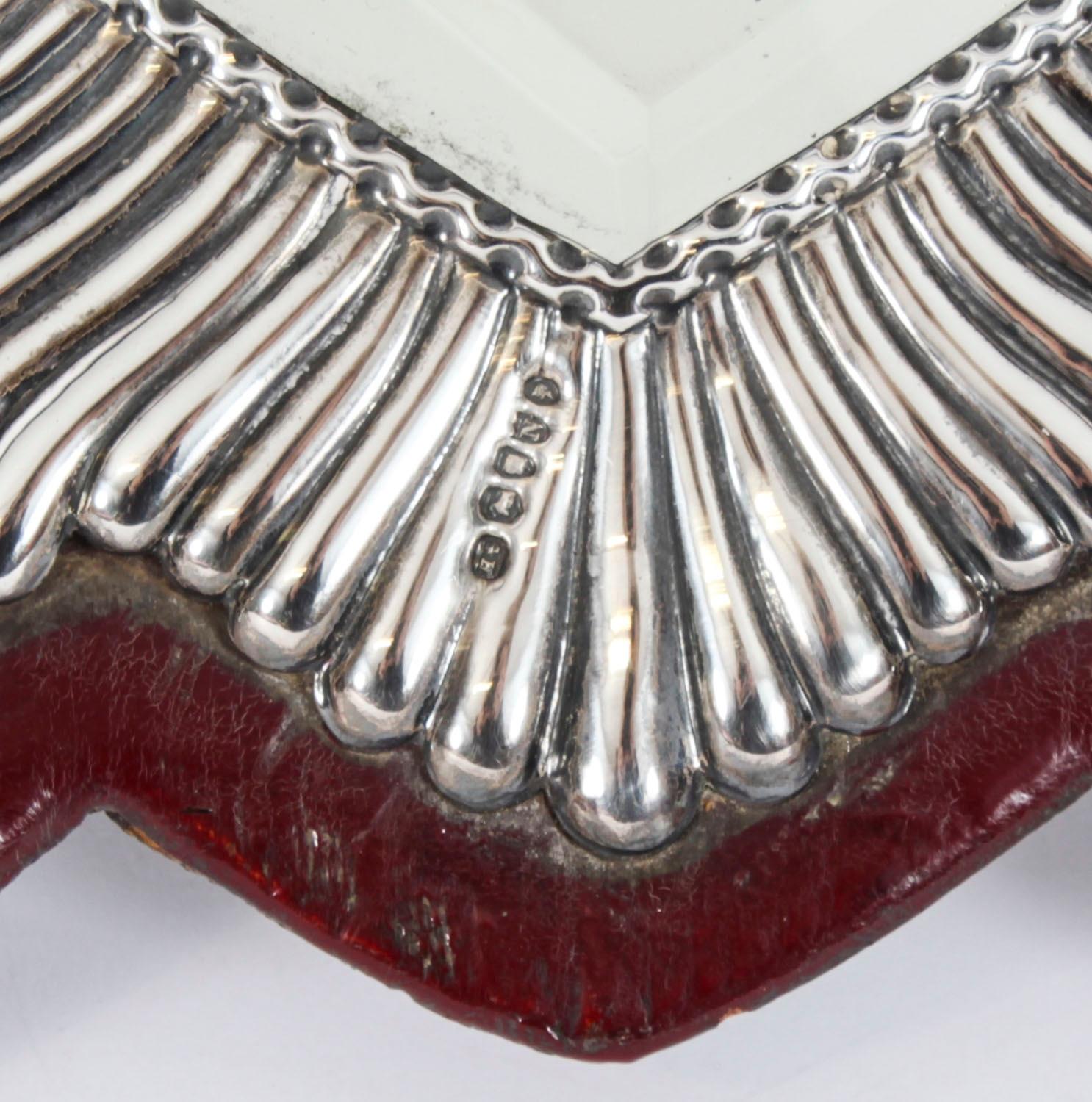 Argent Miroir de coiffeuse victorien ancien en argent sterling en forme de cœur 19ème siècle en vente