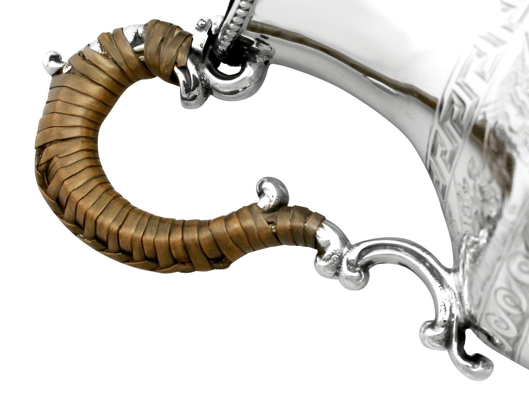 Antiker viktorianischer Heißwasserkrug aus Sterlingsilber (Silber) im Angebot