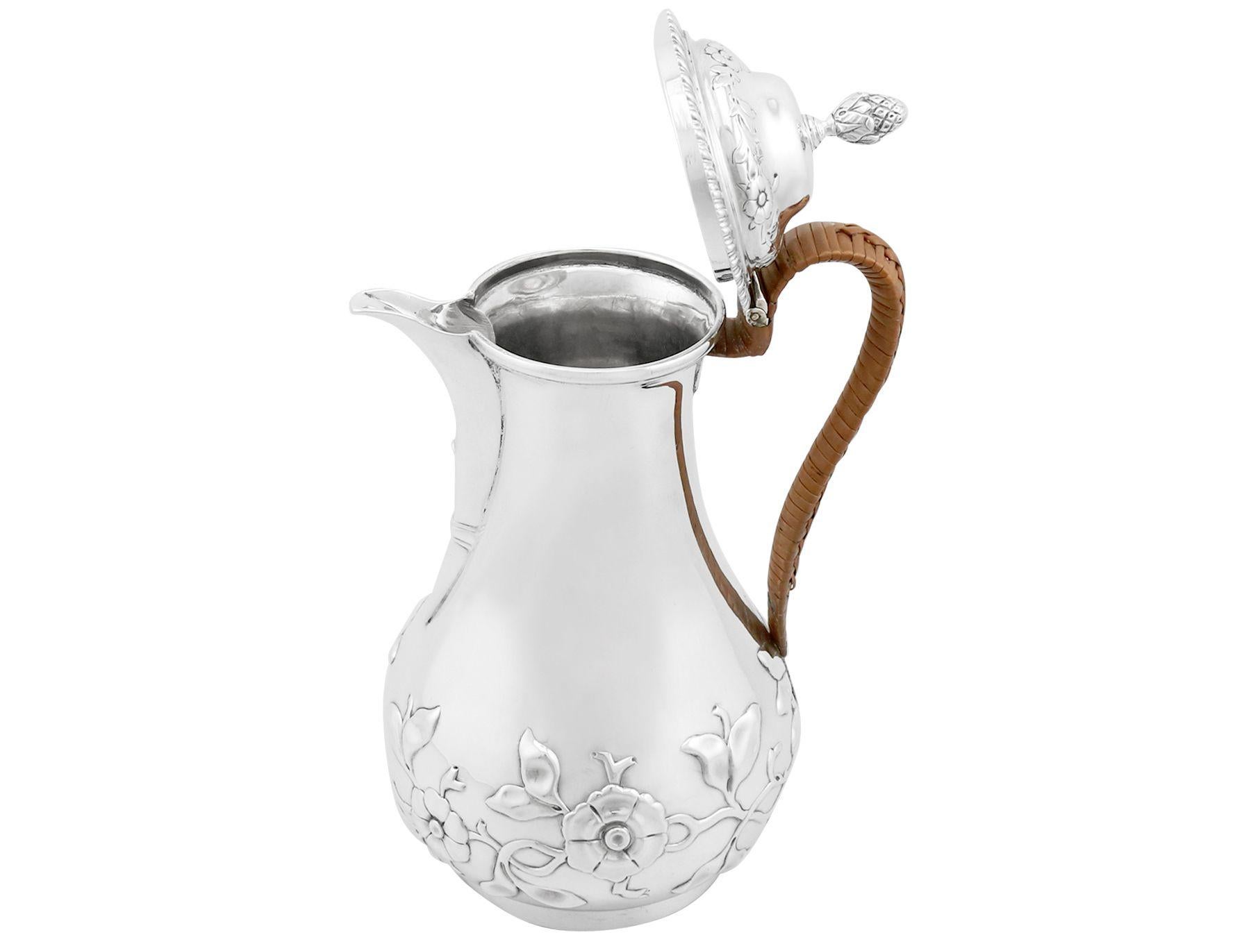 Anglais Ancienne cruche à eau chaude ou à café victorienne en argent sterling en vente