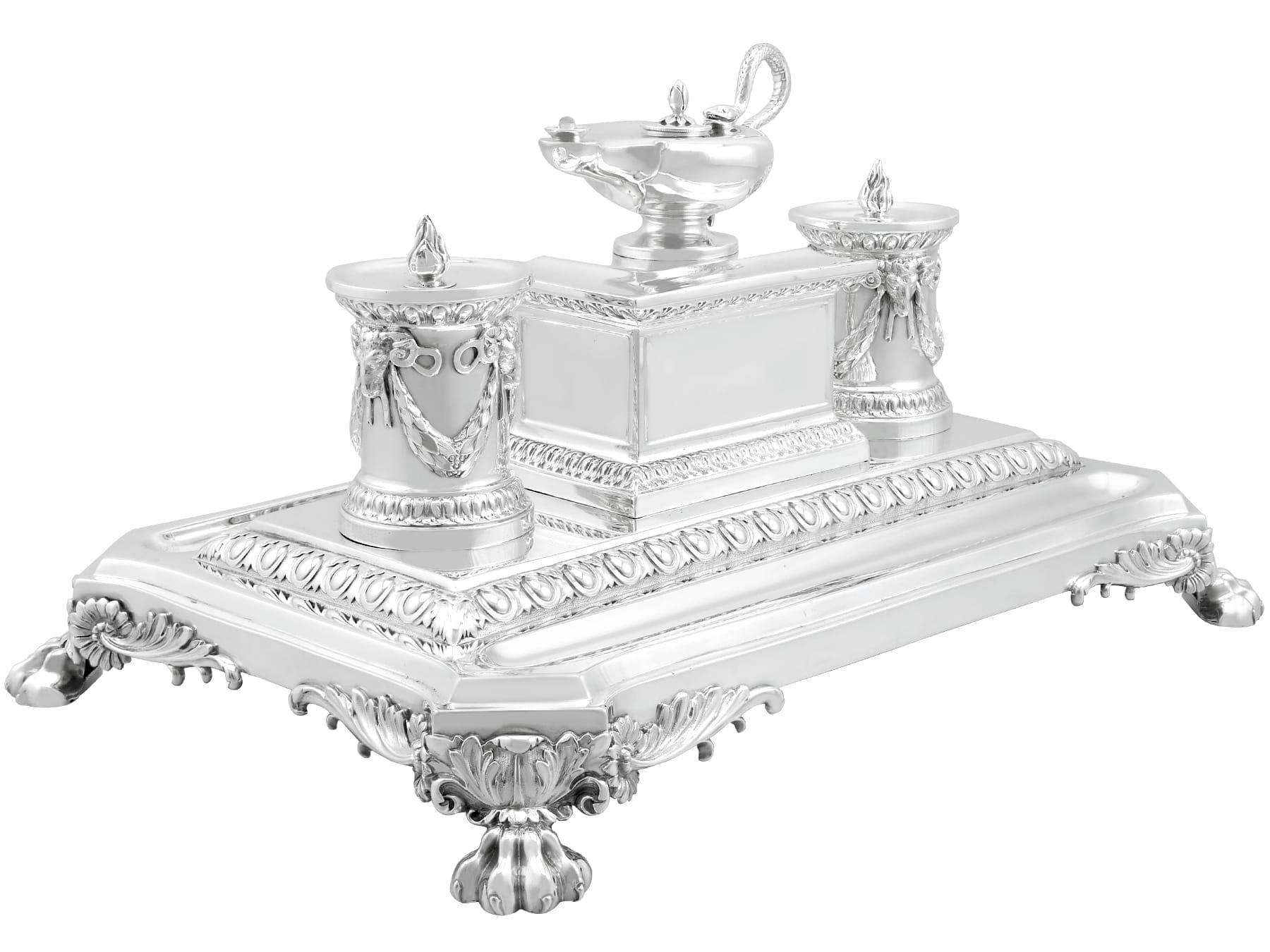 Antique Victorian Sterling Silver Inkstand / Desk Standish In Excellent Condition For Sale In Jesmond, Newcastle Upon Tyne