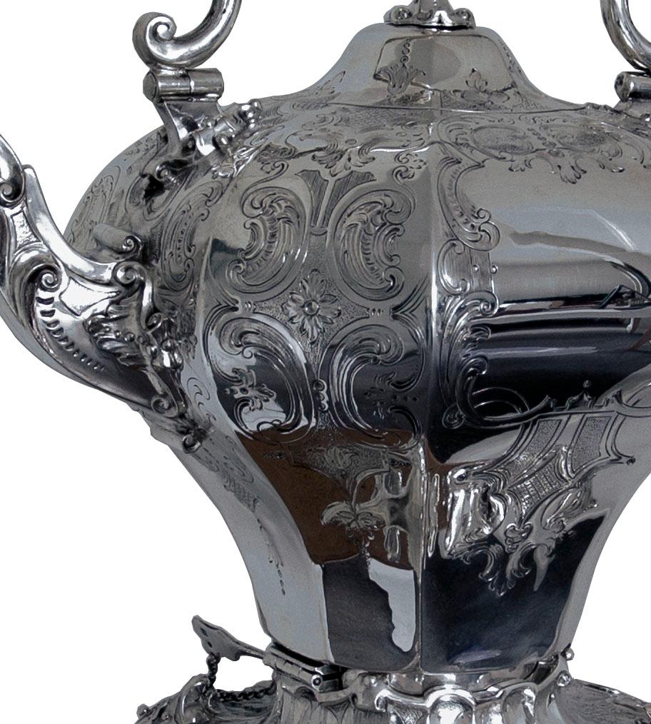 Antique Victorian Sterling Silver Kettle on Stand In Good Condition For Sale In London, GB