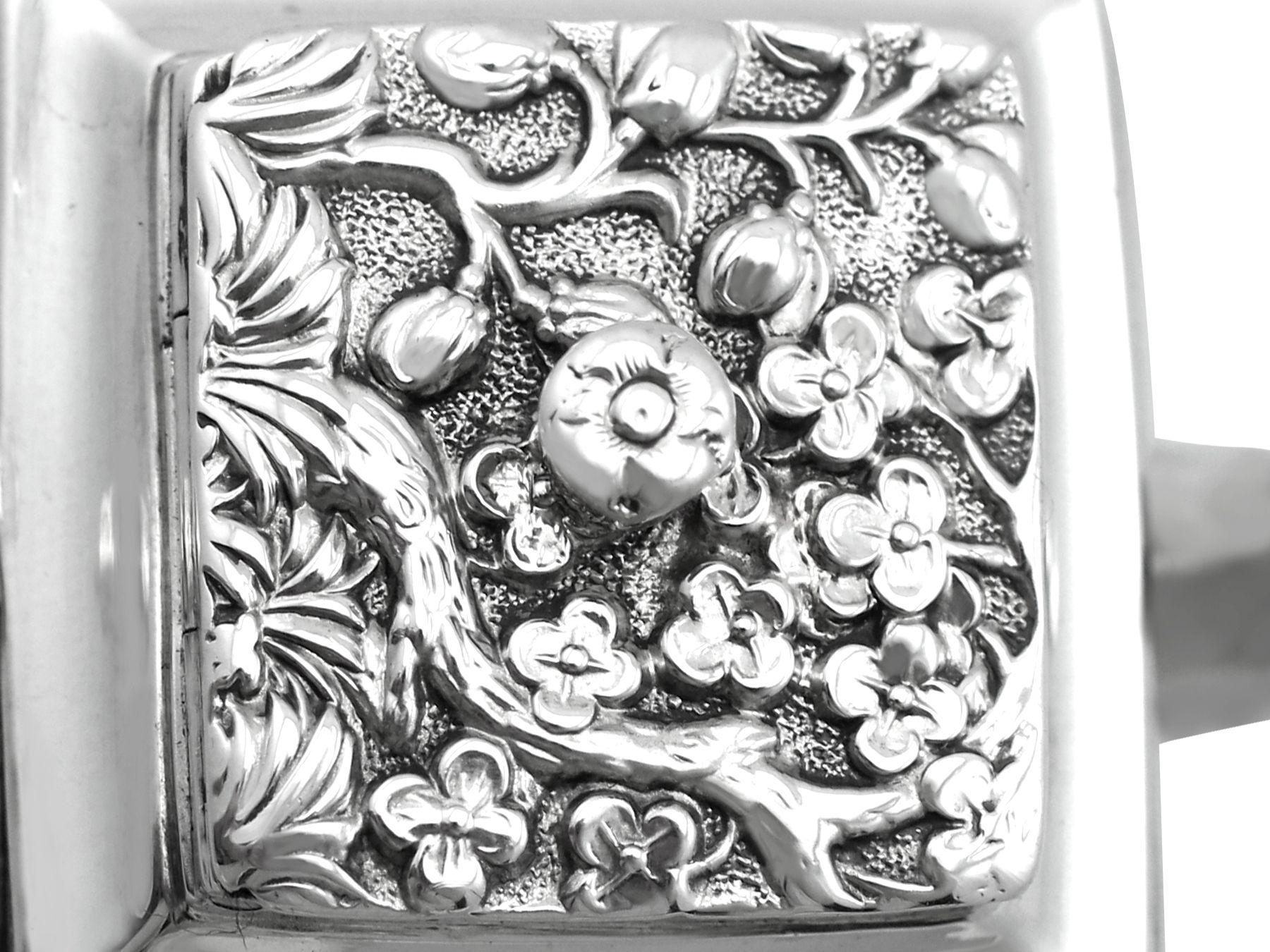 Antike viktorianische Miniatur-Teekanne aus Sterlingsilber im Angebot 3