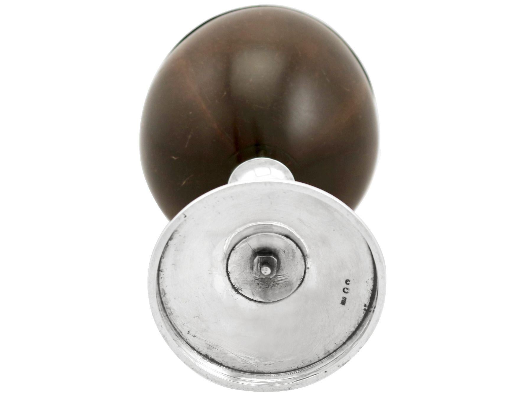 Copa de Coco Victoriana Antigua Montada en Plata de Ley en venta 1