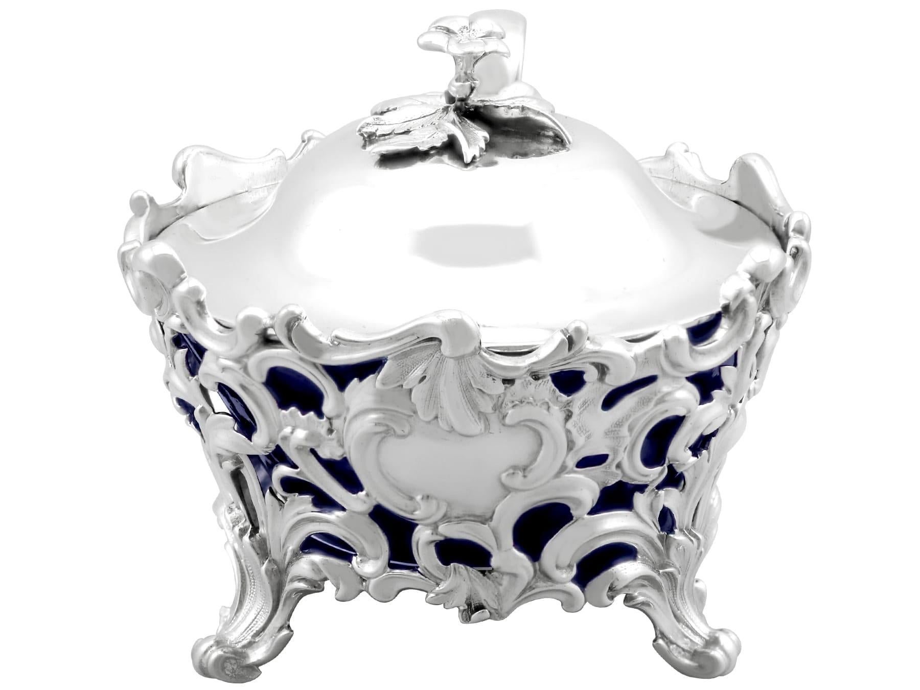 Inglese Antico vaso di senape vittoriano in argento sterling (1844) in vendita