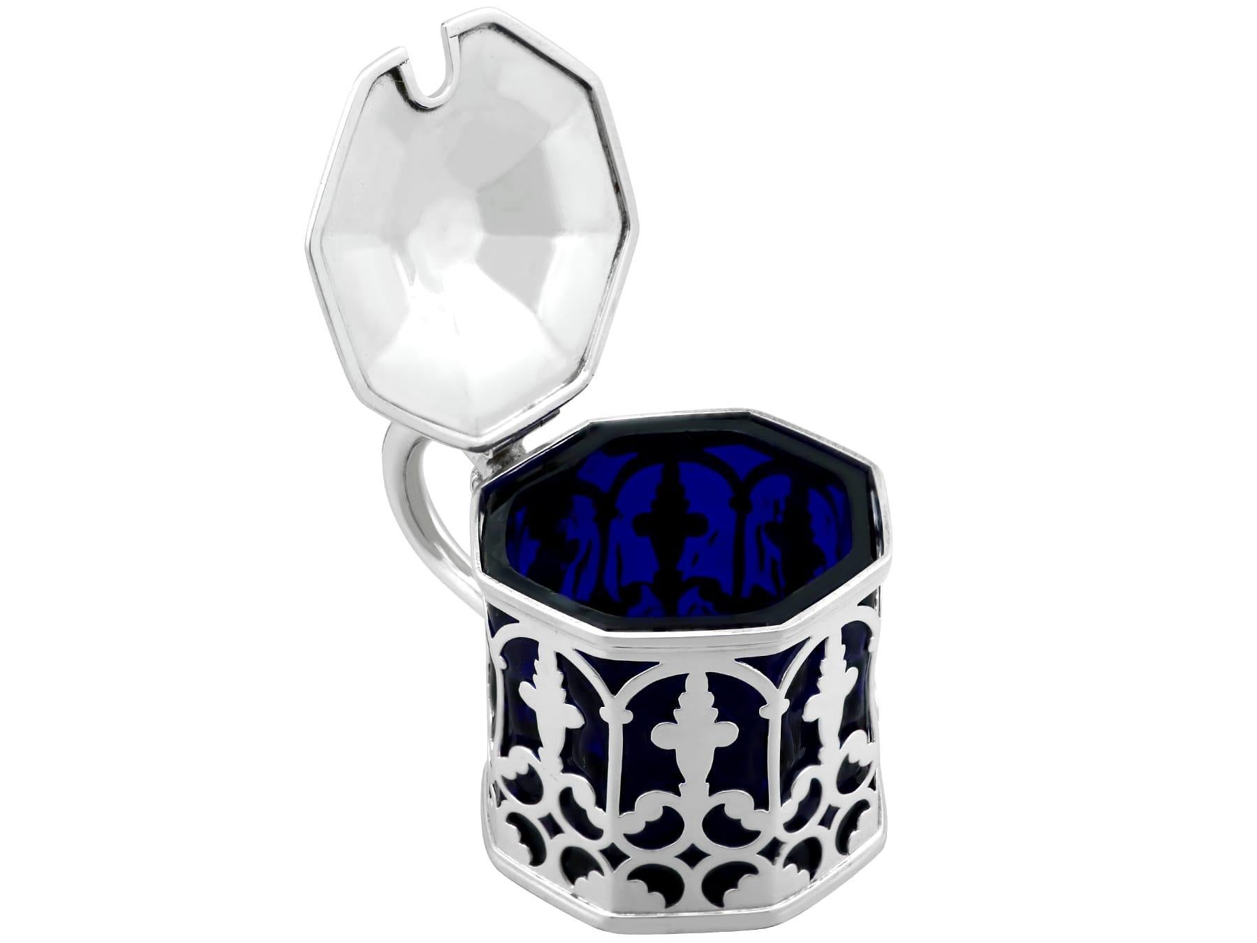 Milieu du XIXe siècle Antique pot à moutarde victorien en argent sterling (1847) en vente