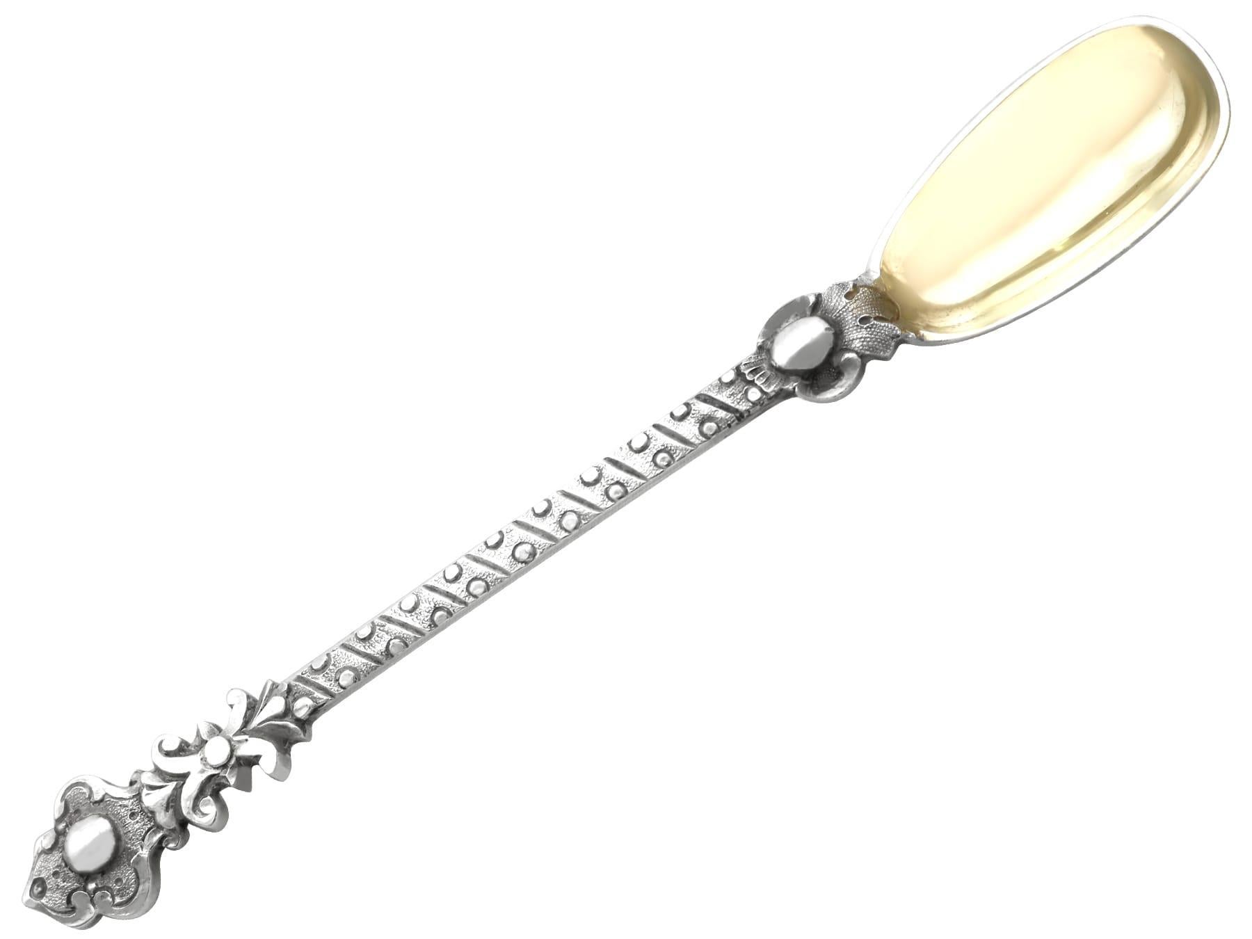 Recipiente victoriano para mostaza de plata de ley (1867) en venta 5