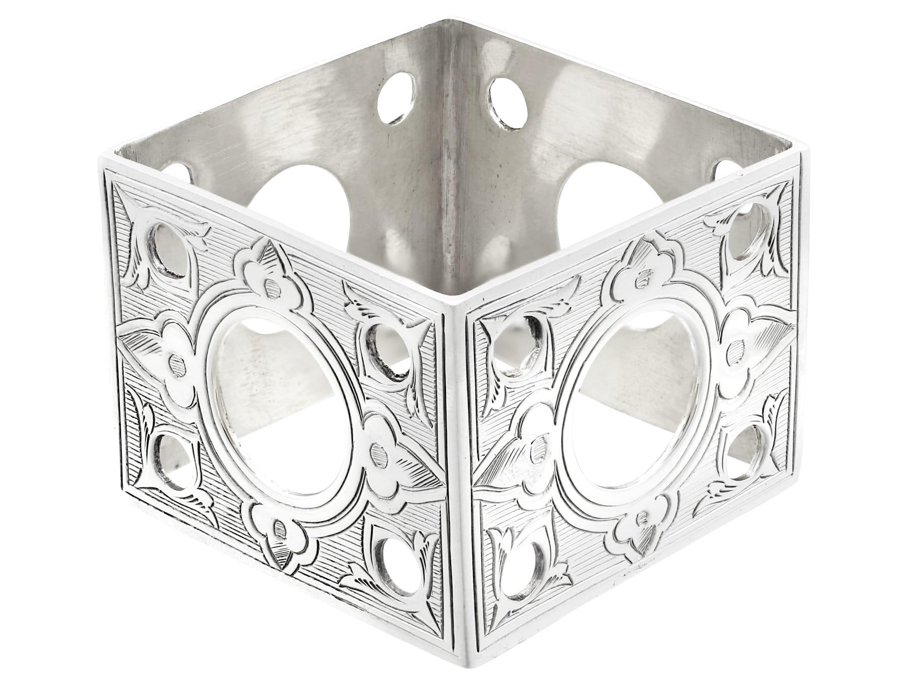 Inglese Antico set vittoriano di tre portatovaglioli in argento sterling in vendita