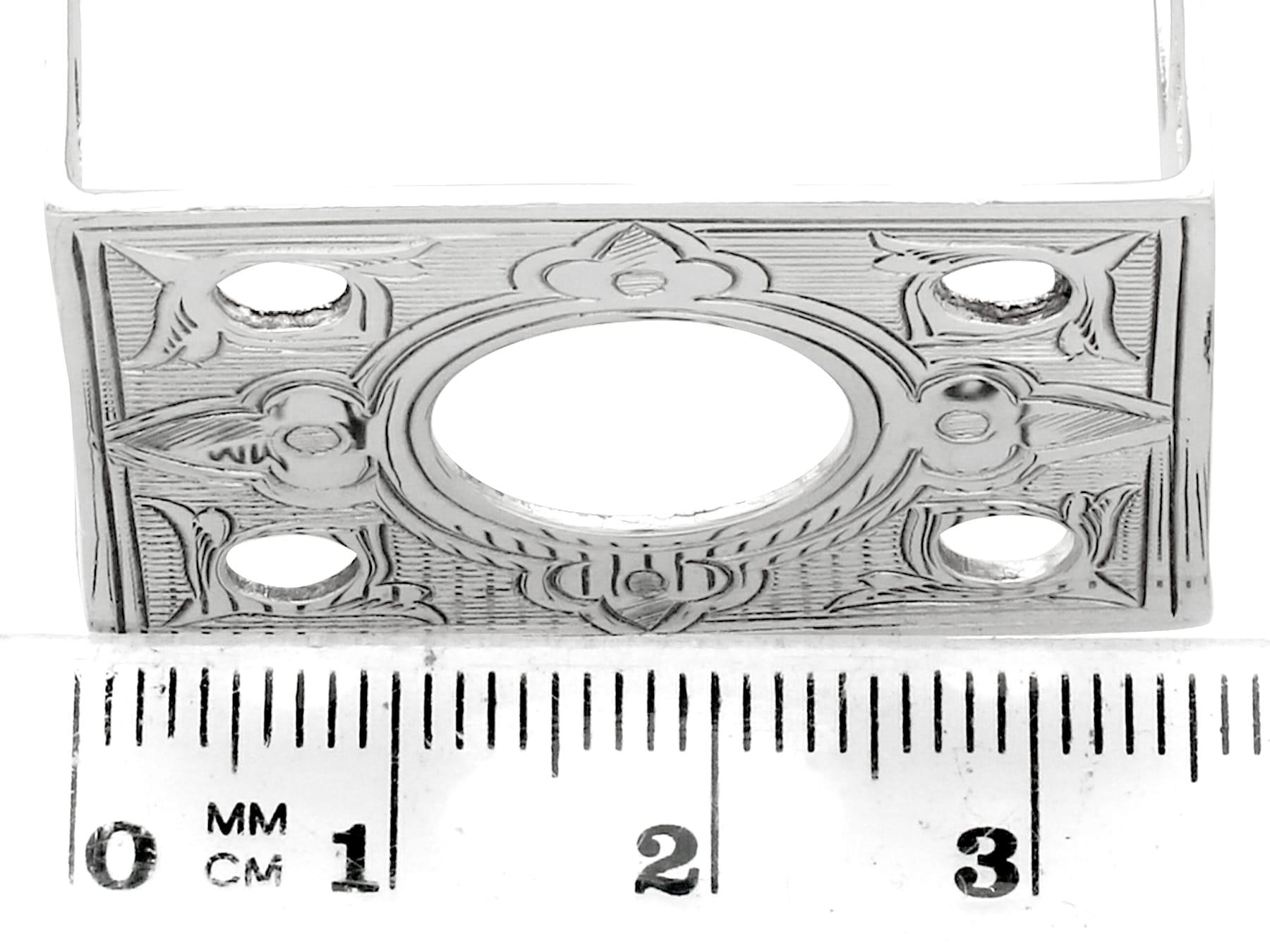 Argento Antico set vittoriano di tre portatovaglioli in argento sterling in vendita