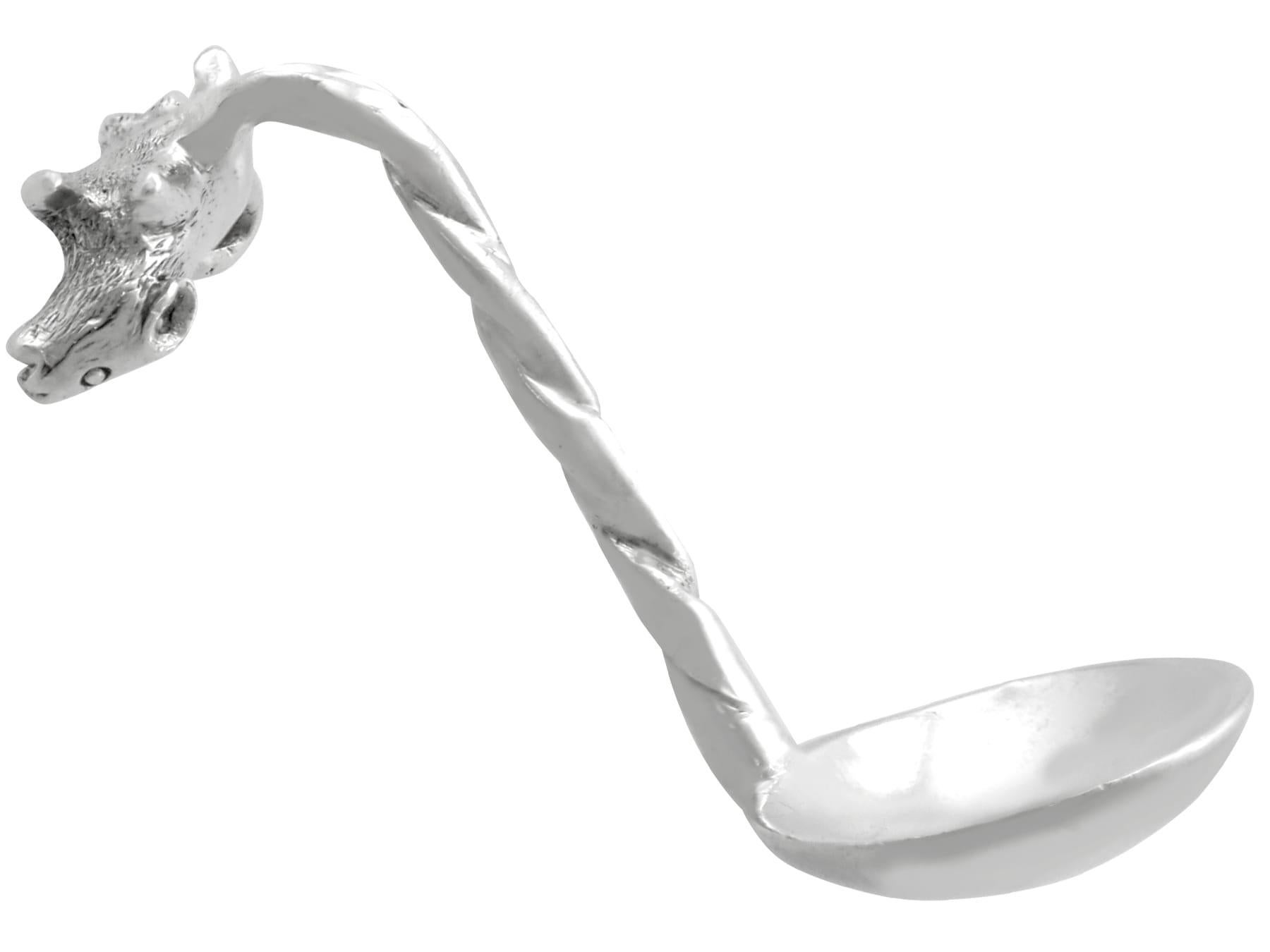 Antico vaso da mostarda vittoriano in argento sterling con gufo (1872) in vendita 5