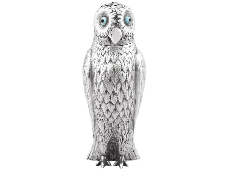 Antique Victorian Sterling Silver Owl Pepperettes In Excellent Condition For Sale In Jesmond, Newcastle Upon Tyne