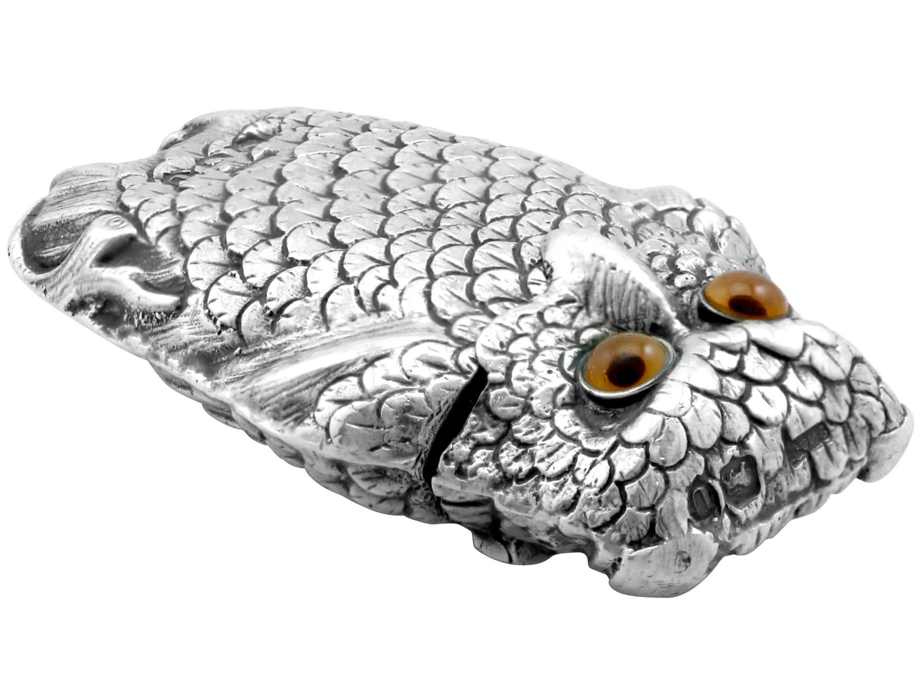 Antique Victorian Sterling Silver Owl Vesta Case In Excellent Condition For Sale In Jesmond, Newcastle Upon Tyne