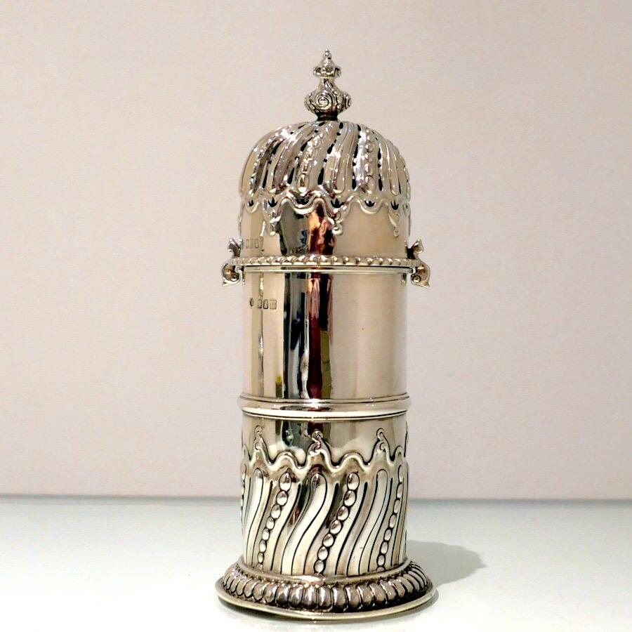 British Antique Victorian Sterling Silver Pair Sugar Casters London 1900-1901 George Fox For Sale