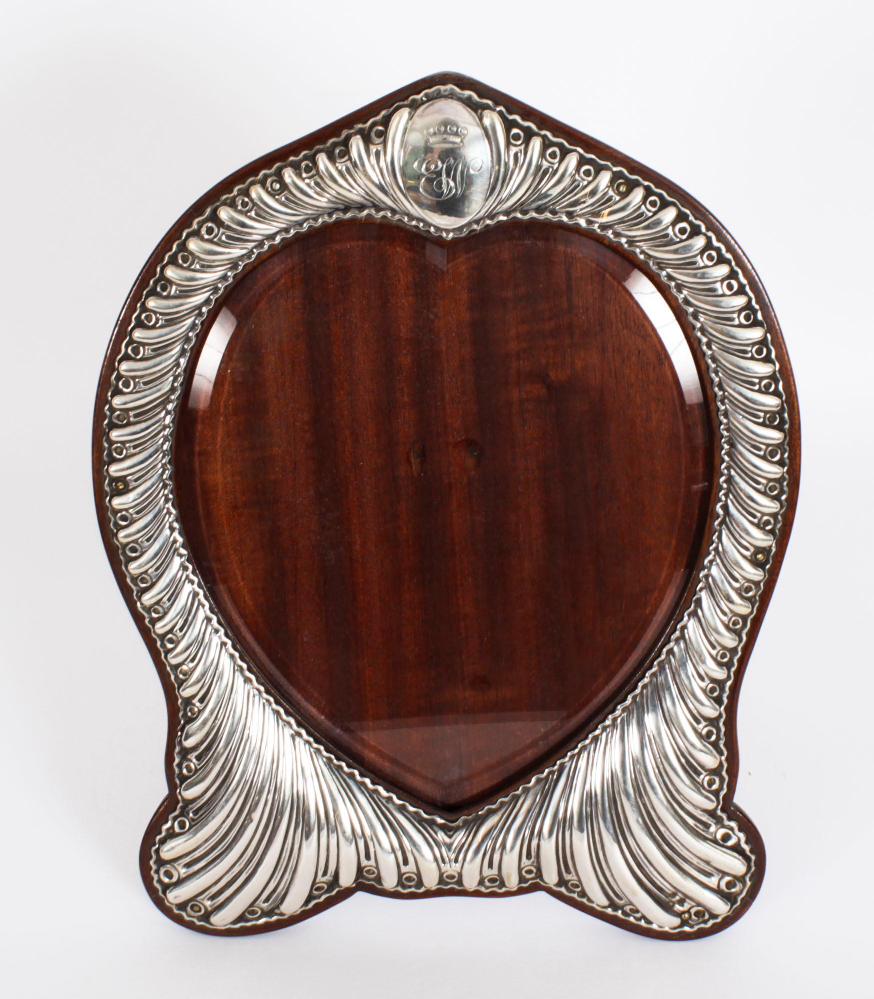 Antique Victorian Sterling Silver Photo Frame Dated 1894 33x26cm For Sale 7