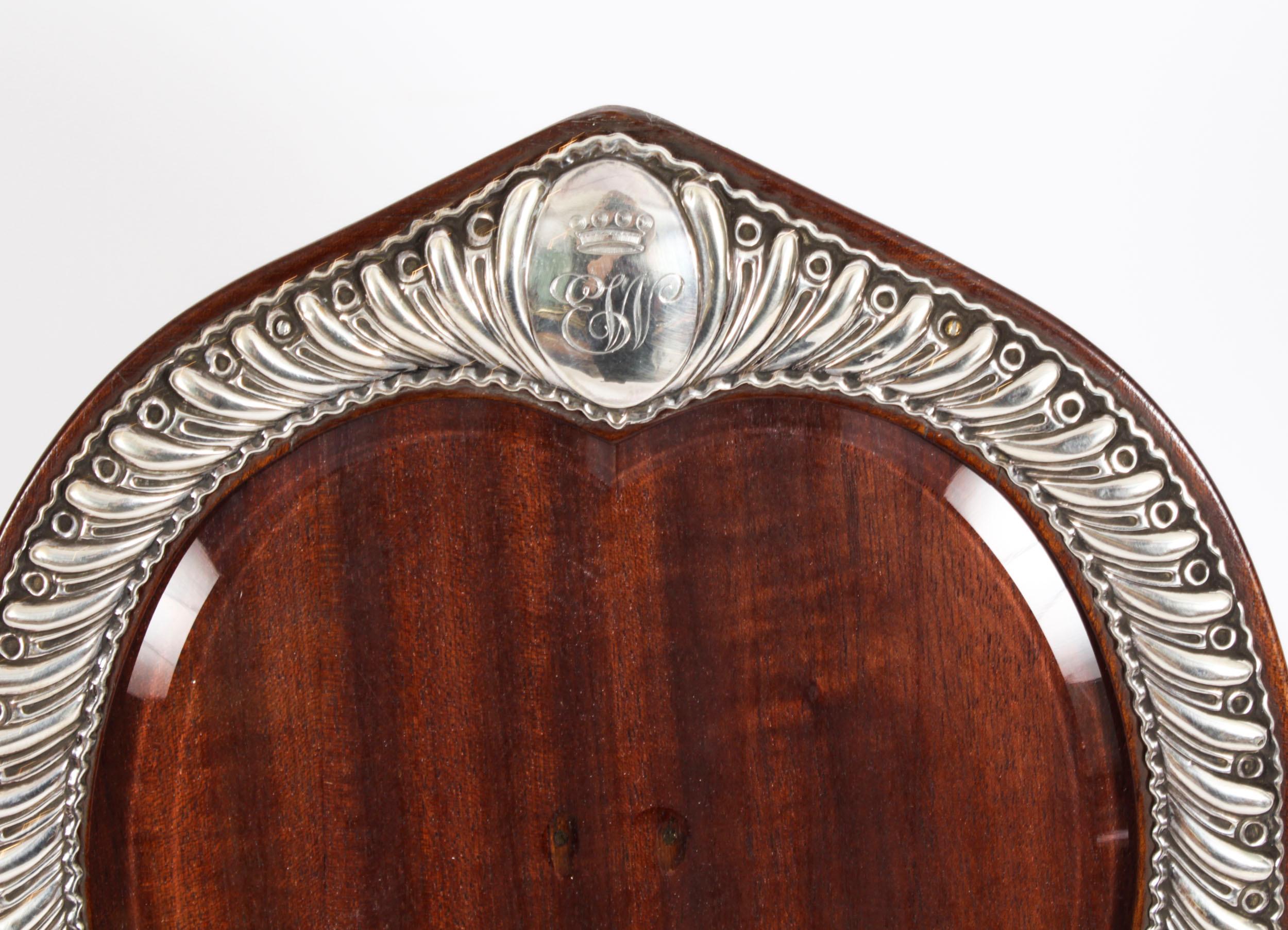 Antique Victorian Sterling Silver Photo Frame Dated 1894 33x26cm In Good Condition For Sale In London, GB