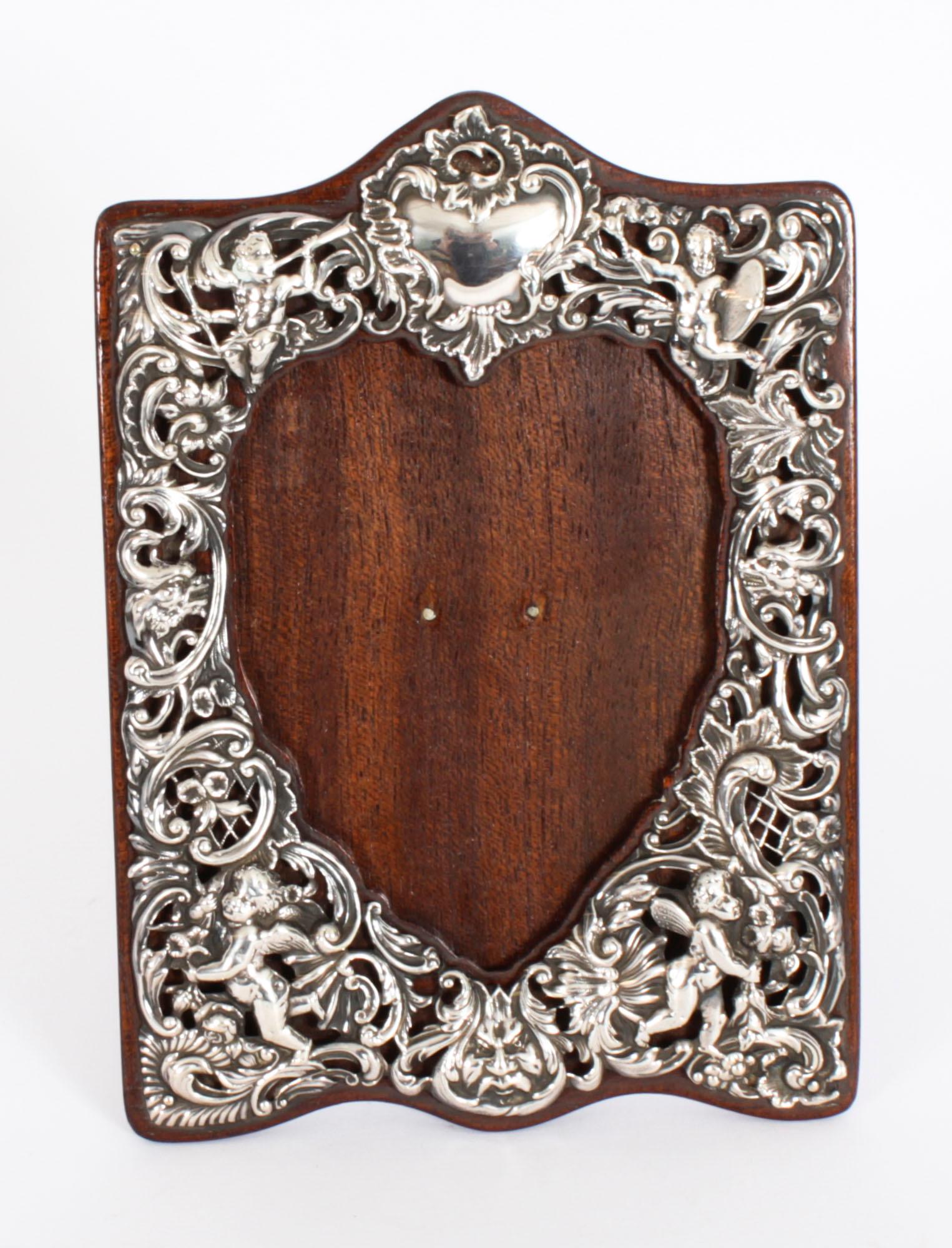 Antique Victorian Sterling Silver Photo Frame William Comyns 1897 20x14cm For Sale 7