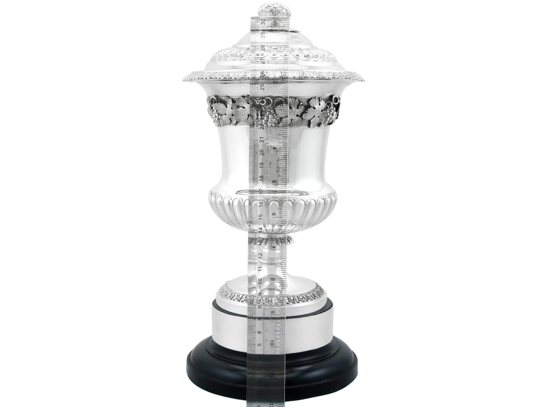 Antike viktorianische Sterling Silber Präsentation Tasse und Deckel (1848) im Angebot 9